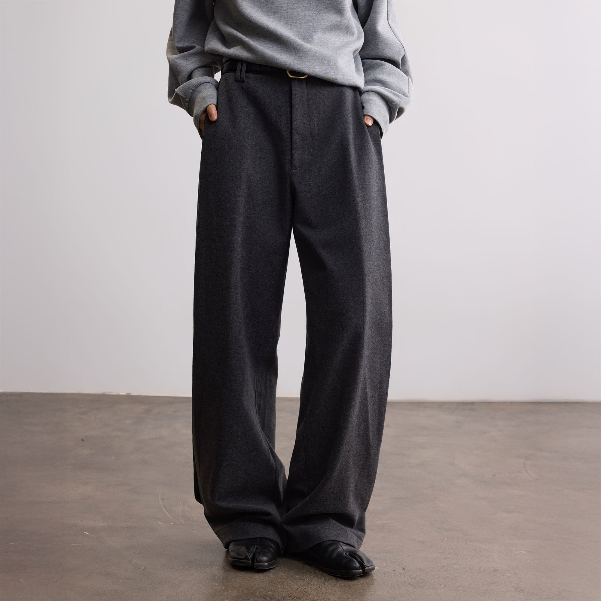 SAME FLOW Classic Pleated Wide-Leg Drape Trousers