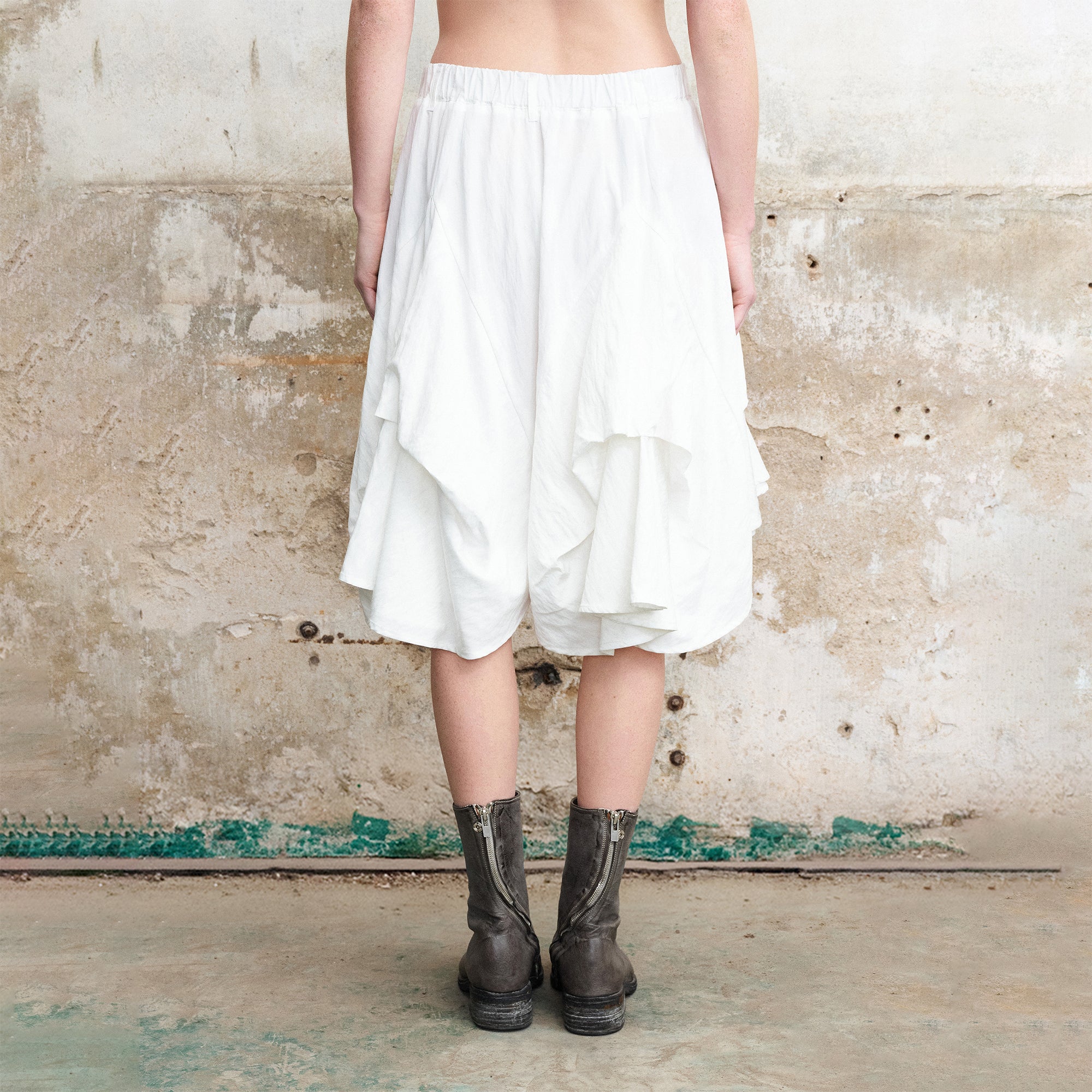 ILNya Nieternite Nifutur Layered Asymmetrical Skort White