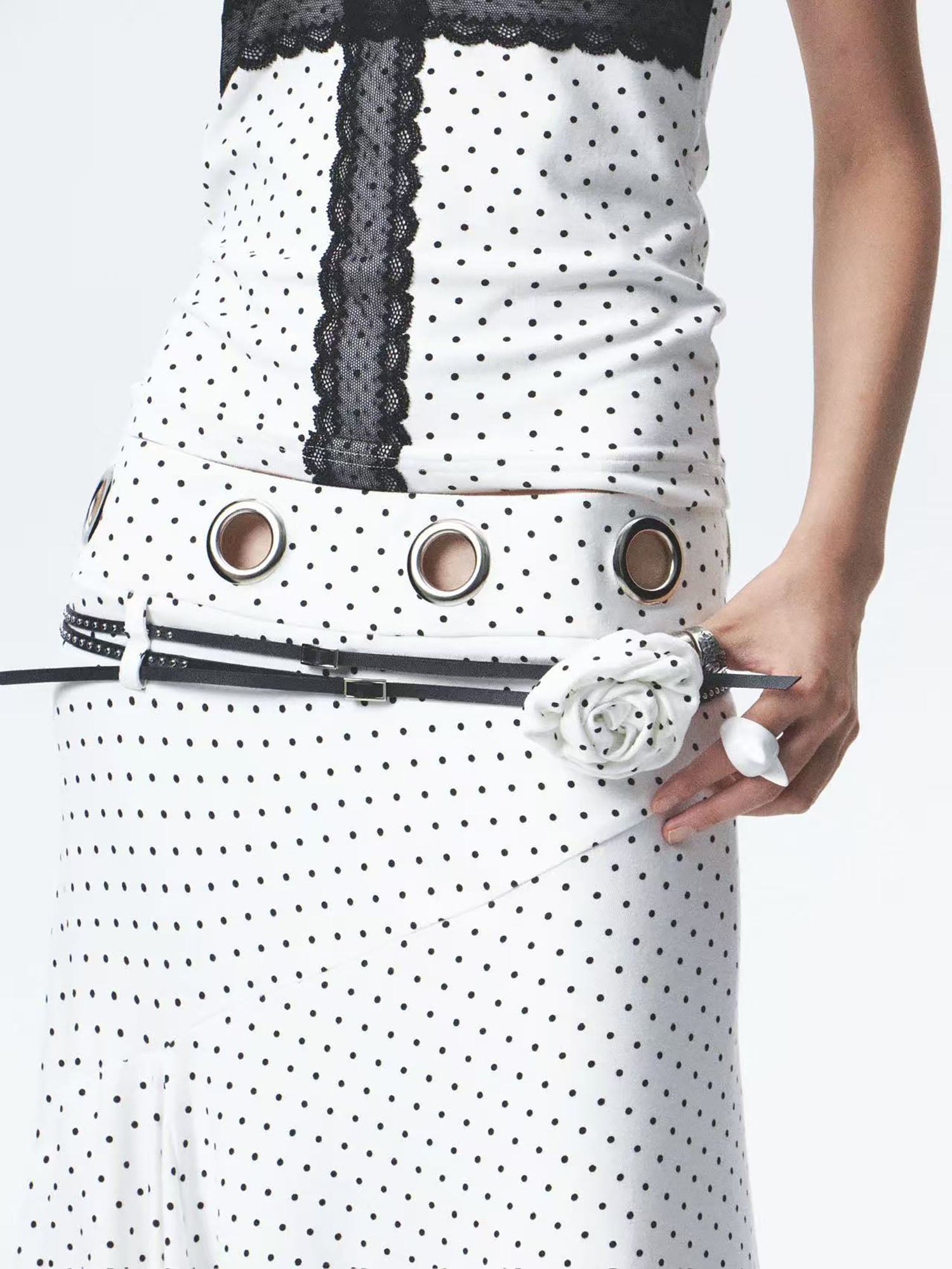 NONAME SPACE Polka-Dot Lace Cross Tube Top