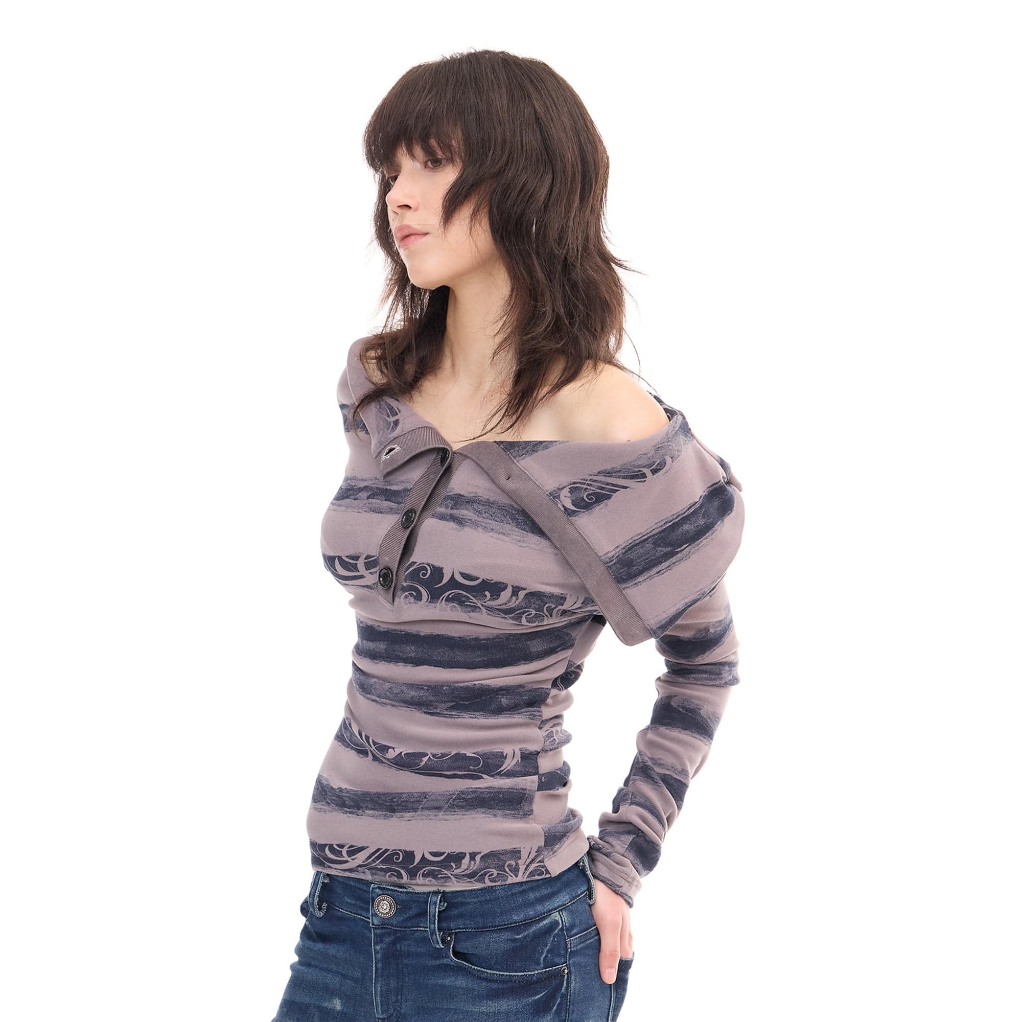 FAYCHUI Fold-Down Collar Swirl-Stripe Long Sleeve Tee