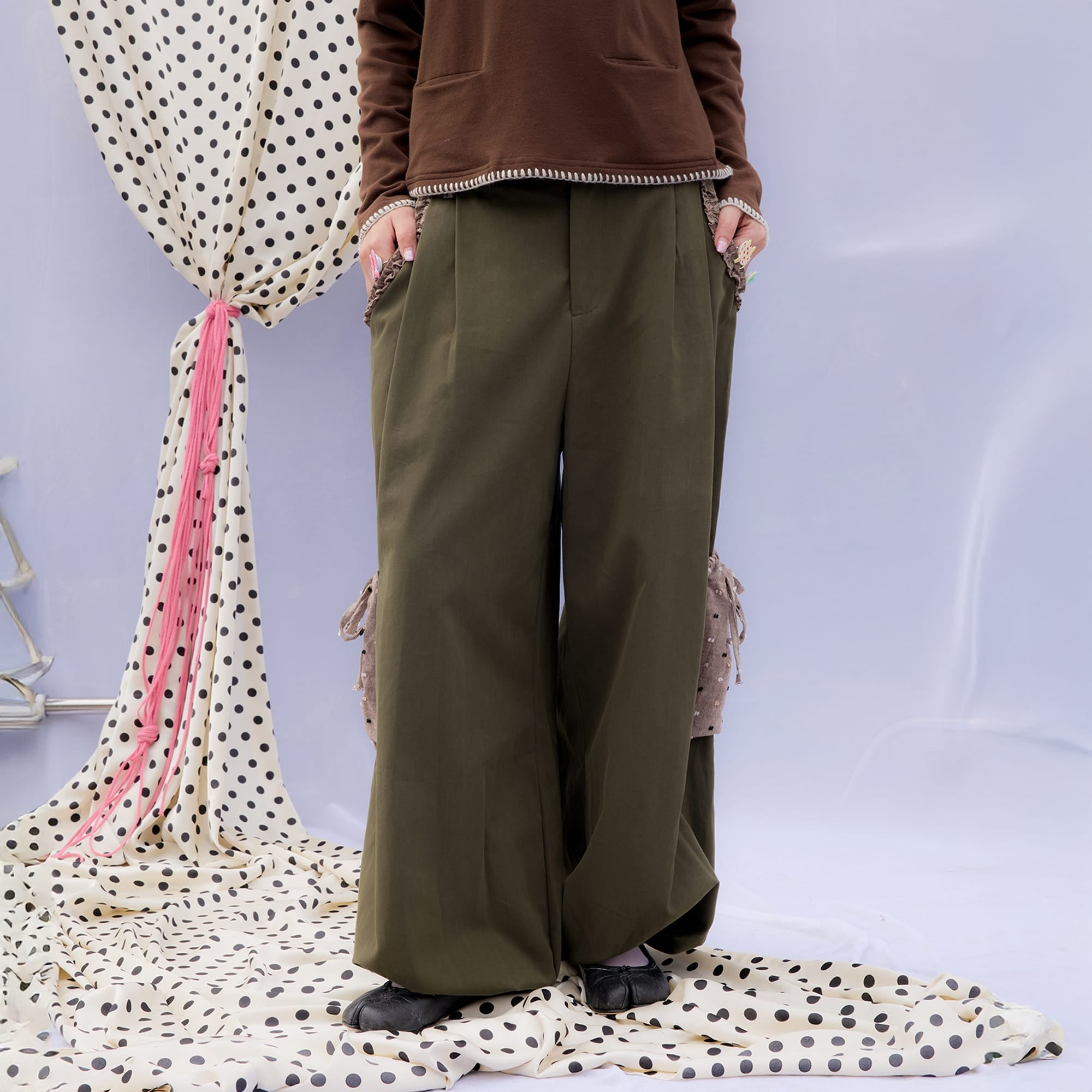 UNSOCIAL NIGHT Contrast Pouch-Pocket Balloon Cargo Pants