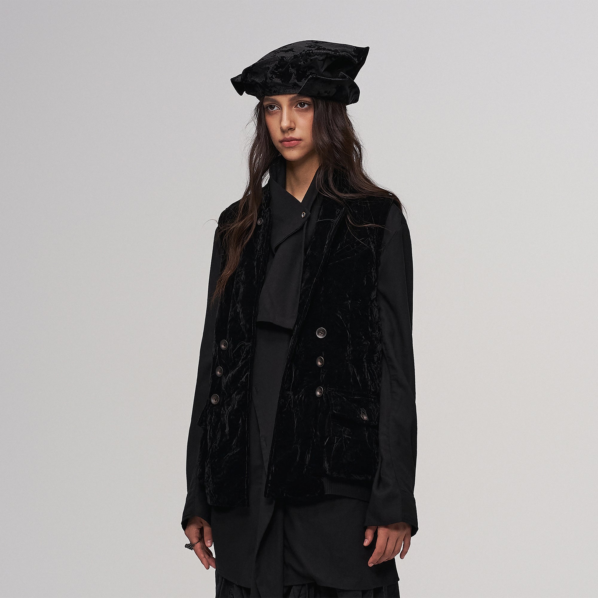 ILNya Nieternite Nifutur Velvet Double-Breasted Belted Vest