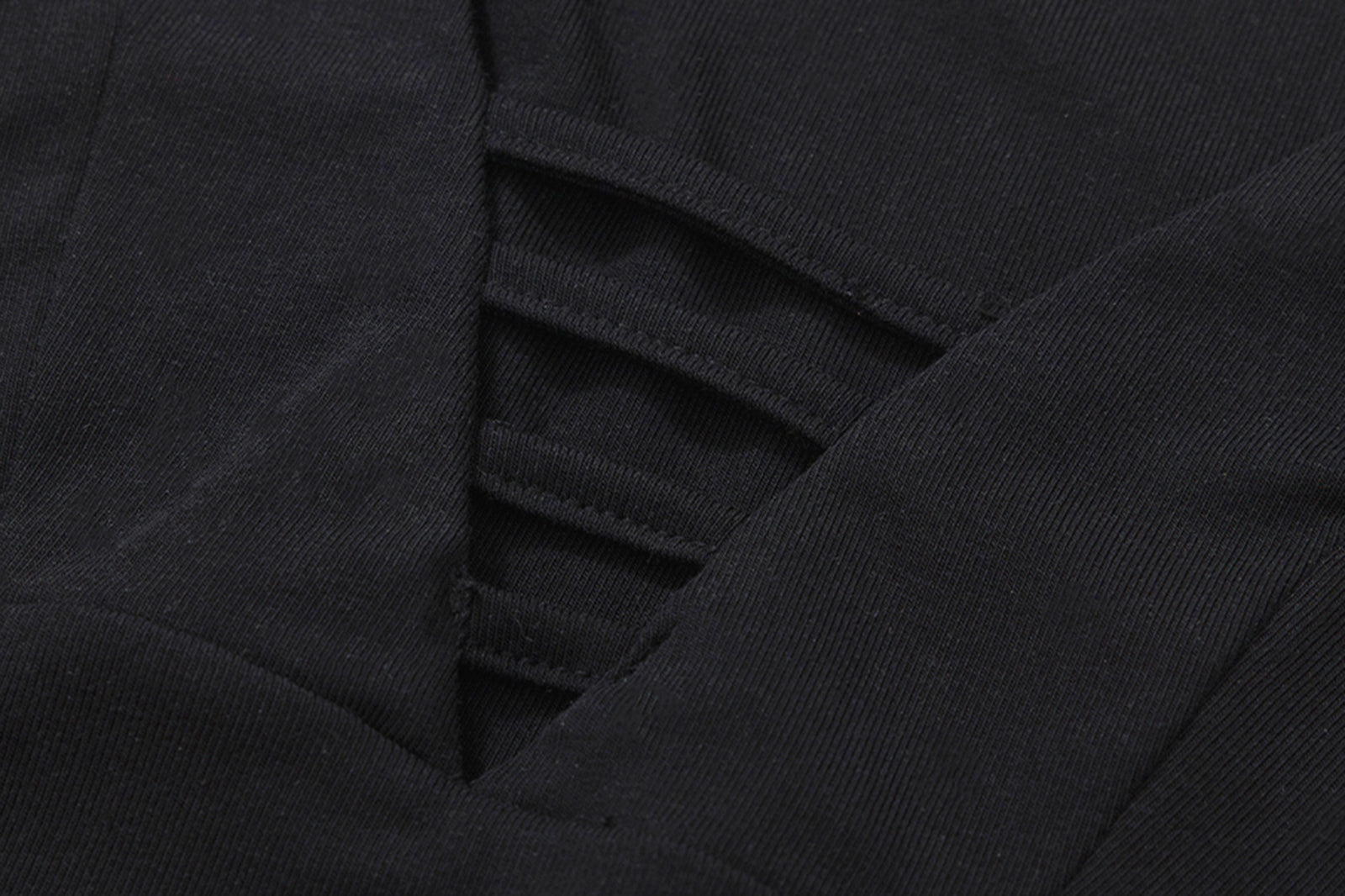 AE30 SAINT Strappy Cut-Out Shoulder Cropped Top