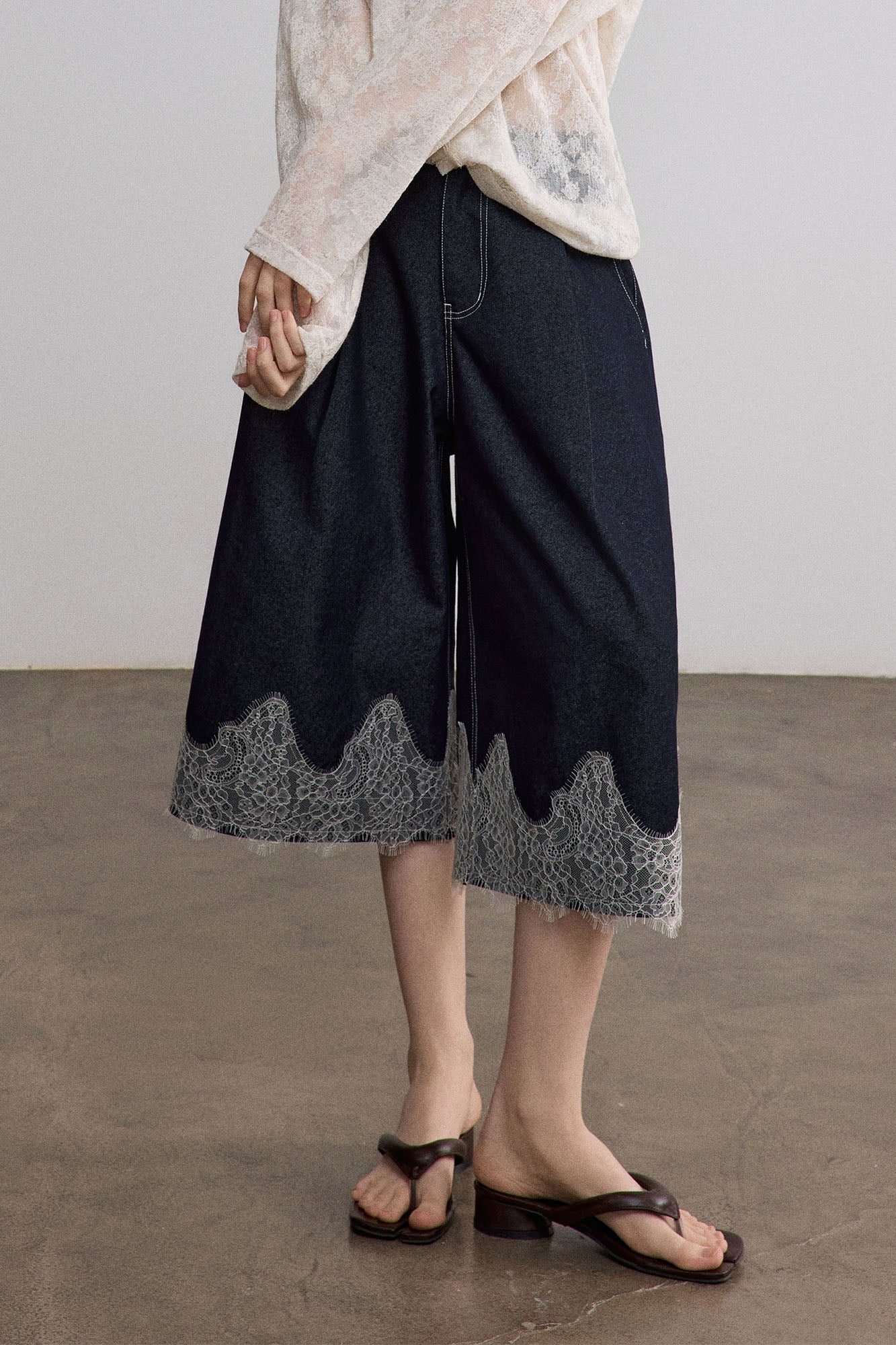 SAME FLOW Lace-Hem Denim Shorts