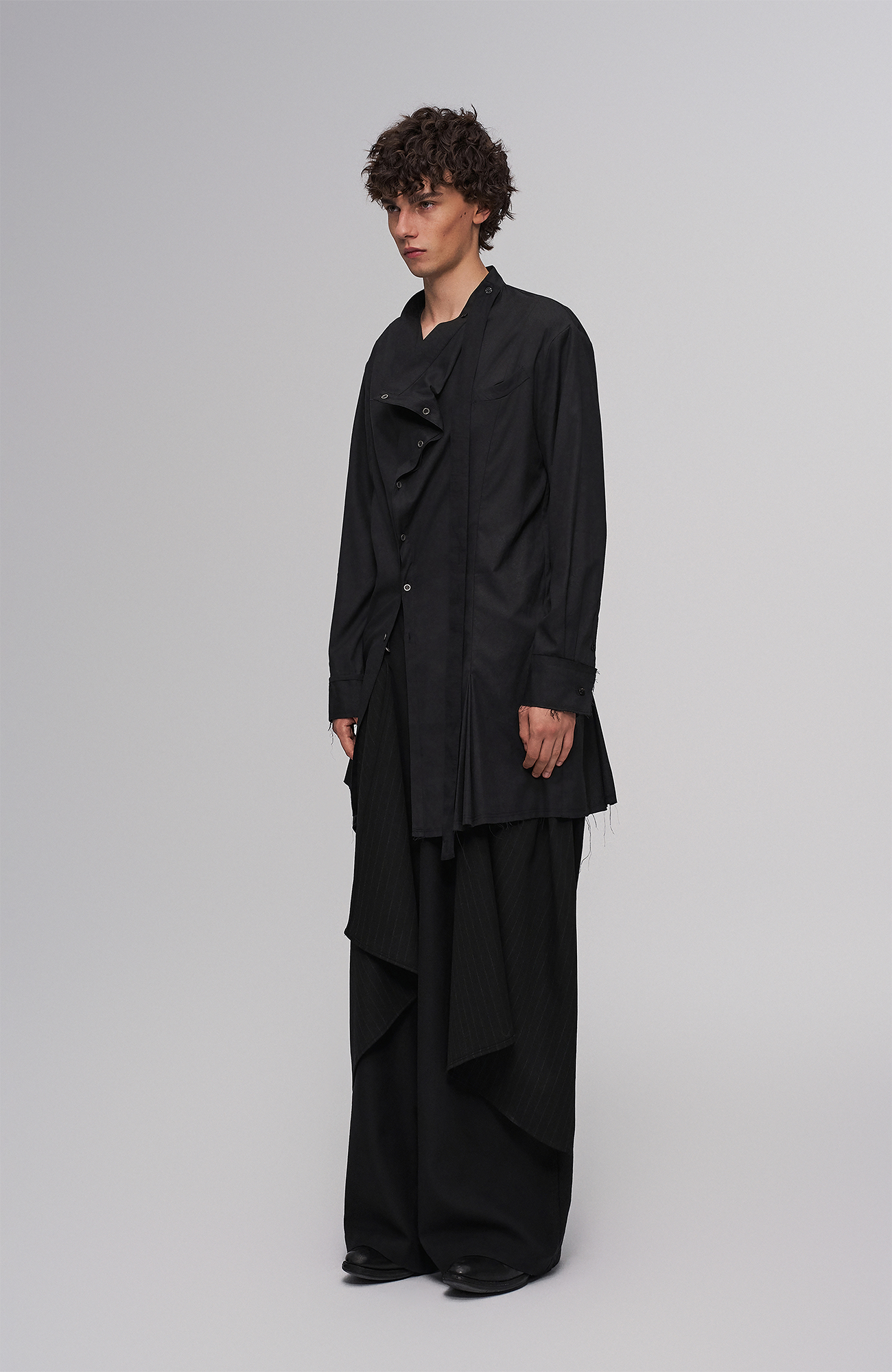 ILNya Nieternite Nifutur Asym Draped Raw-Edged Shirt