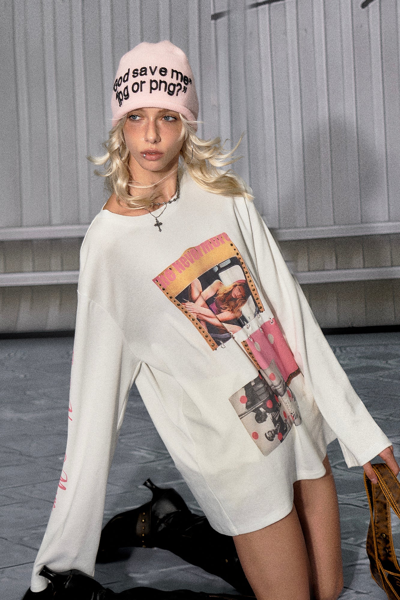 THE NEVERMORE Collage Graphic Oversized Long-Sleeve Tee