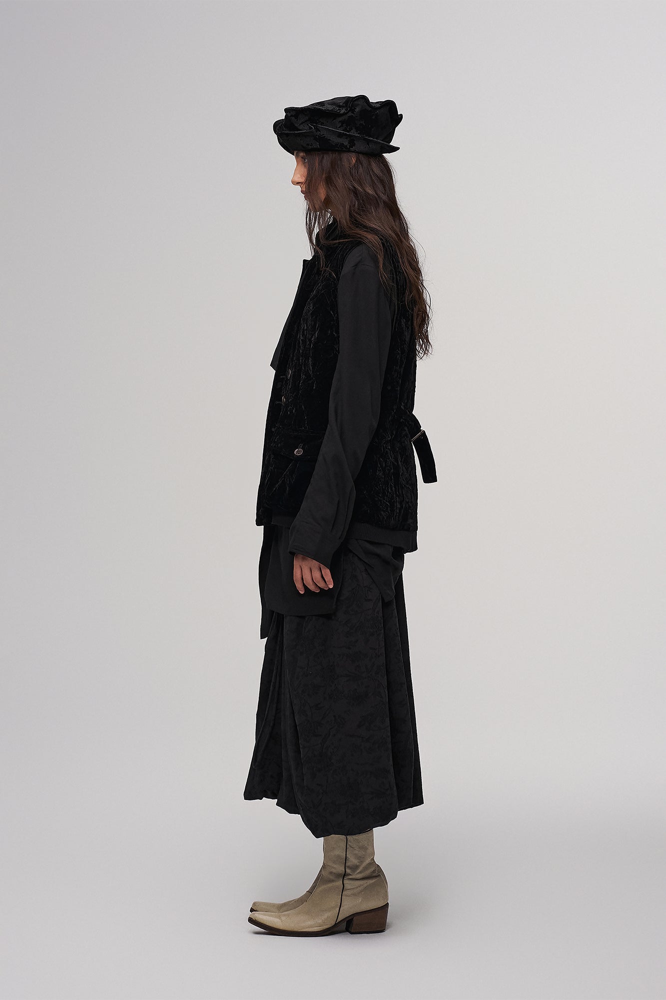 ILNya Nieternite Nifutur Velvet Double-Breasted Belted Vest