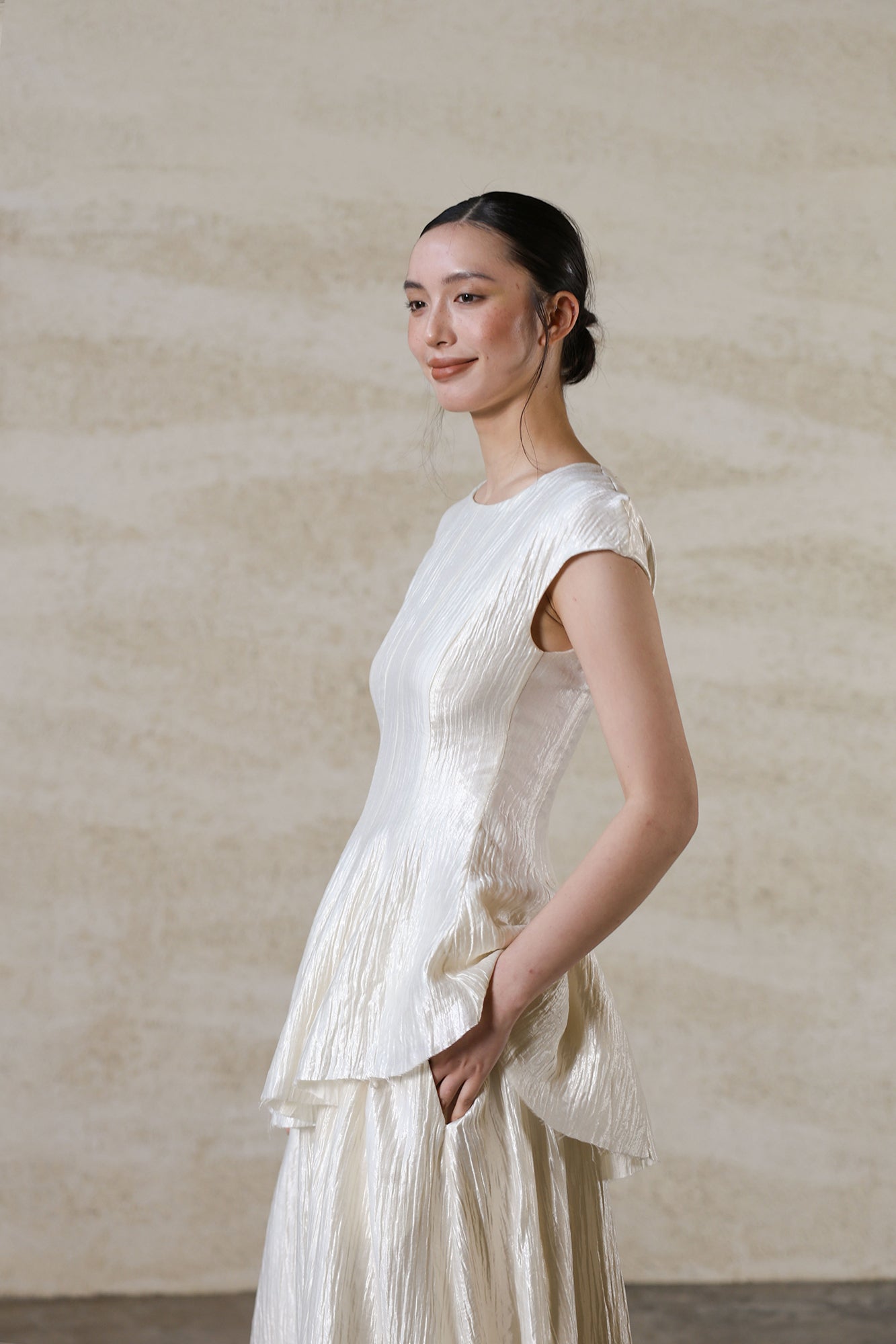 WUHEYIZUO Glossy Crinkled Peplum Top