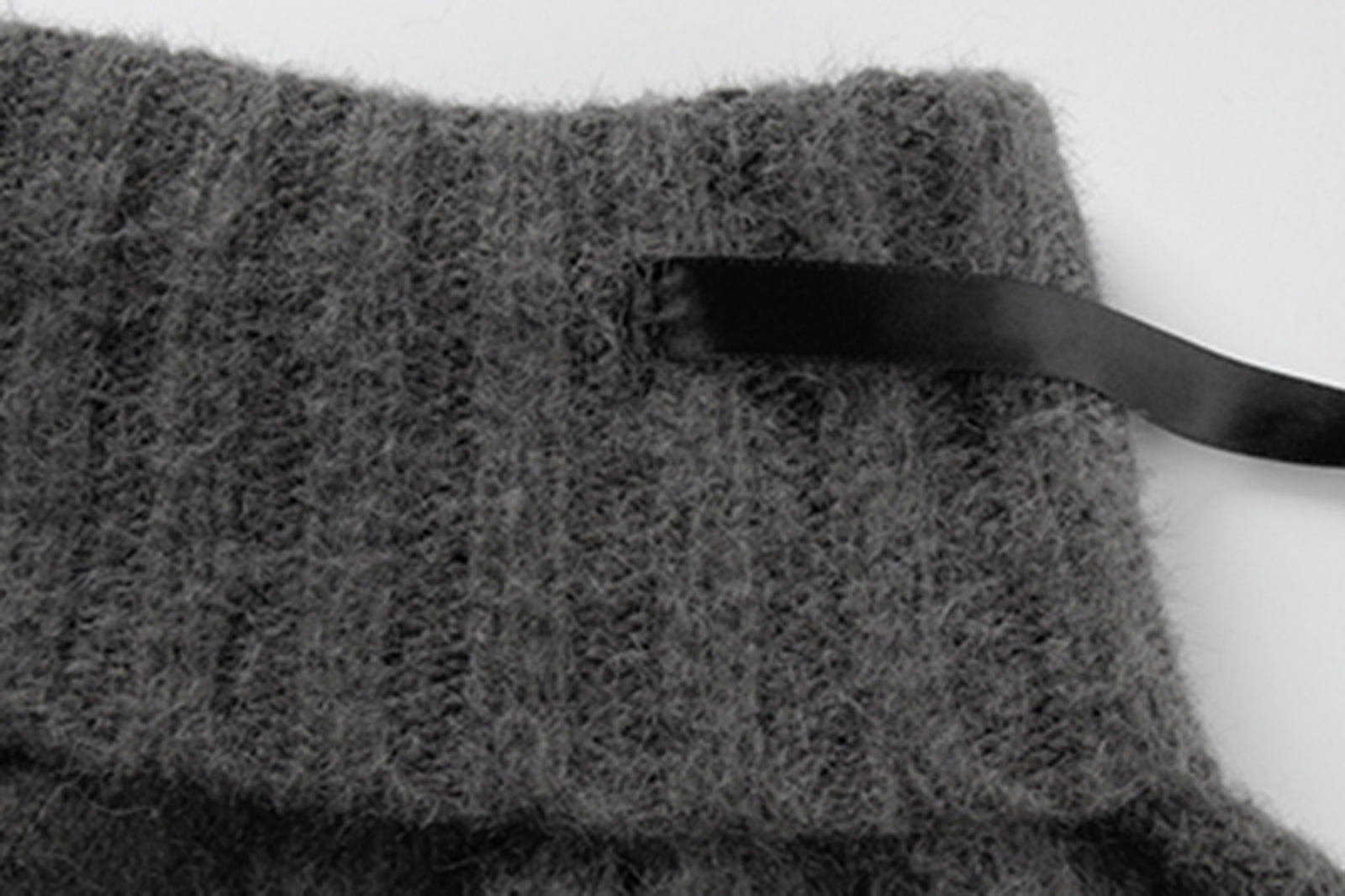 AE30 SAINT Star Jacquard Off-Shoulder Oversized Sweater