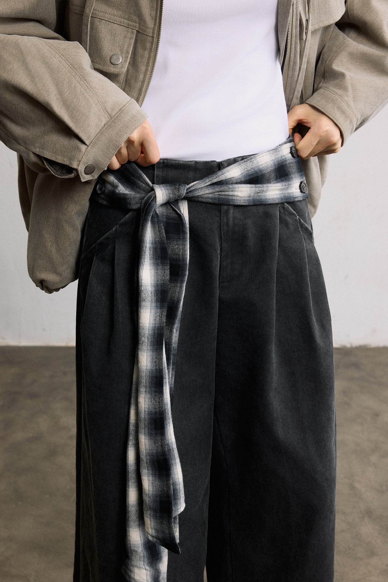 SAME FLOW Plaid Belt Pleated Wide-Leg Pants