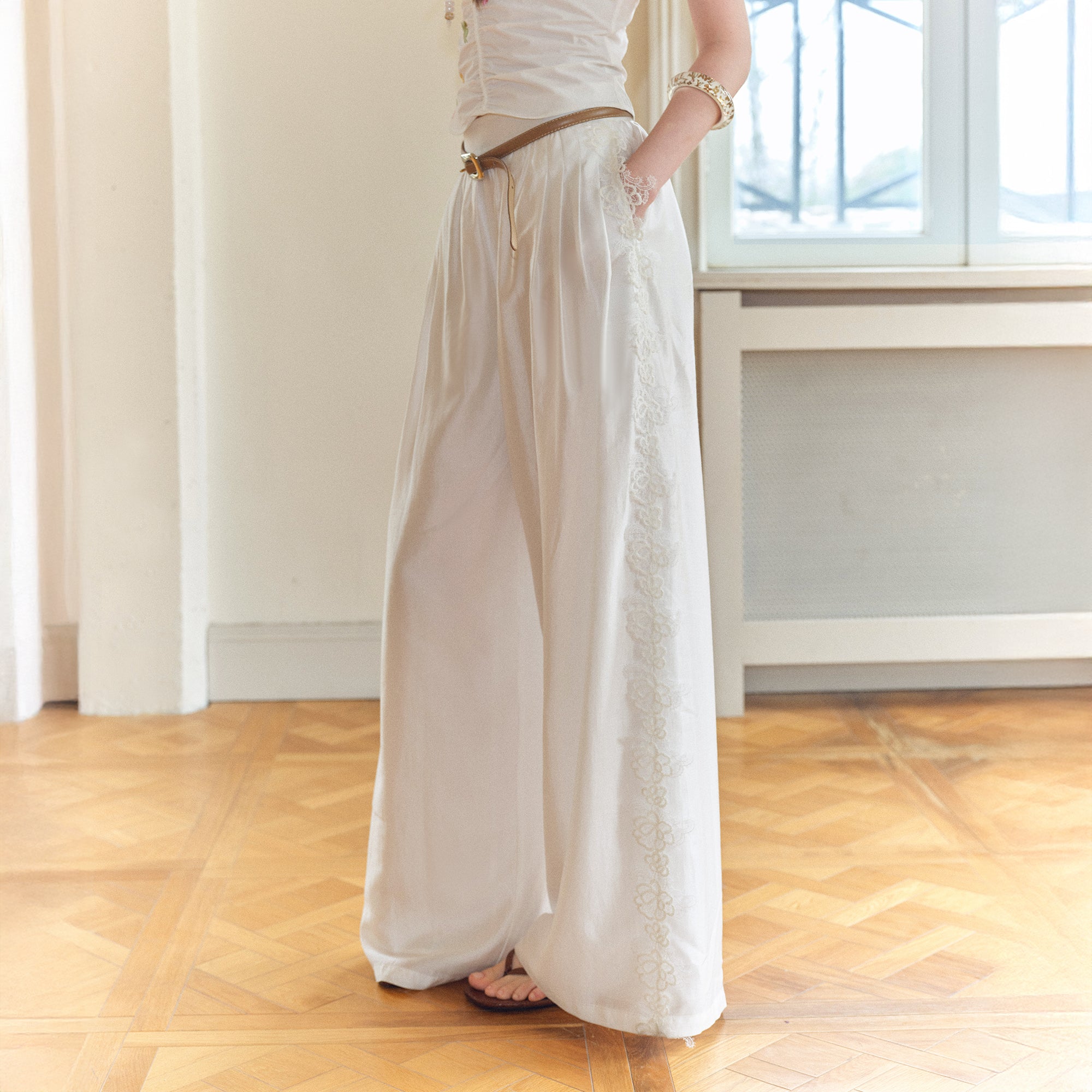 THE NEVERMORE Side Lace Trim Wide-Leg Pants