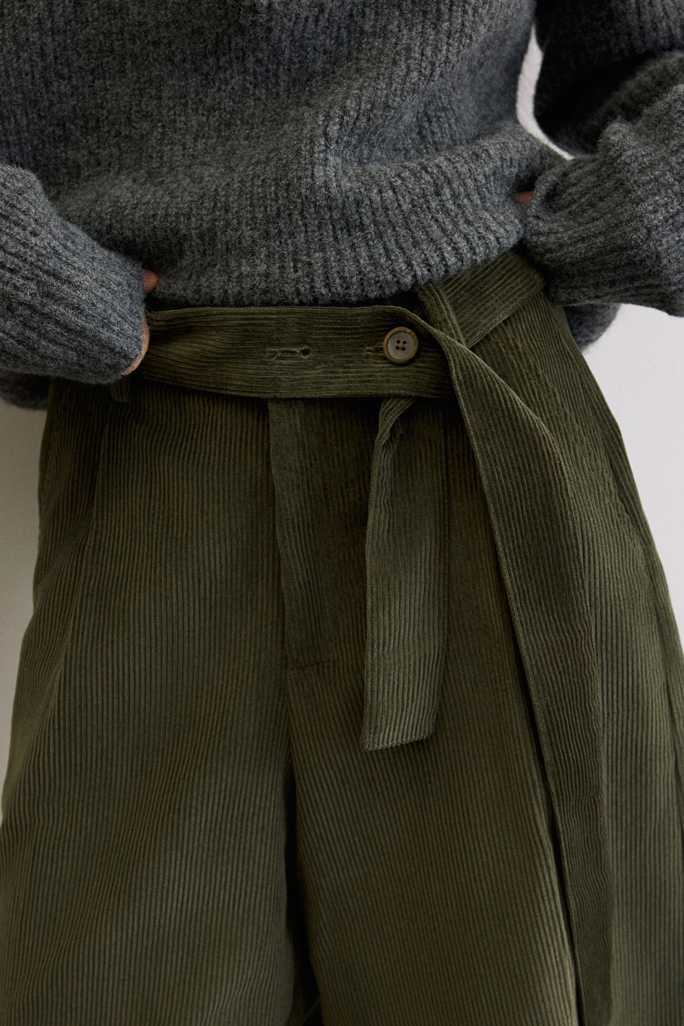 SAME FLOW Pleated Belted Corduroy Culotte Pants