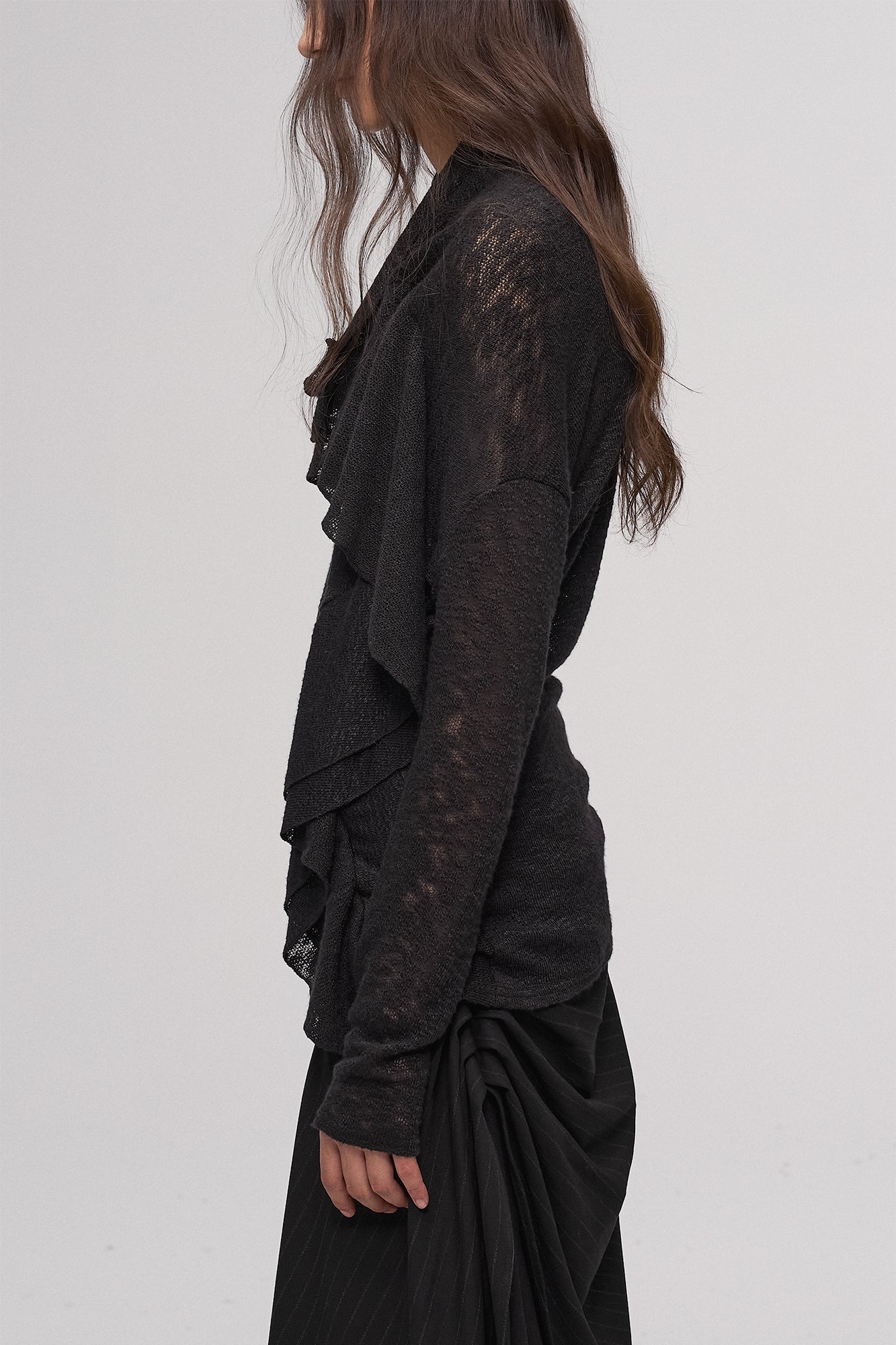 ILNya Nieternite Nifutur Sheer Knit Ruffle Long Sleeve Tee