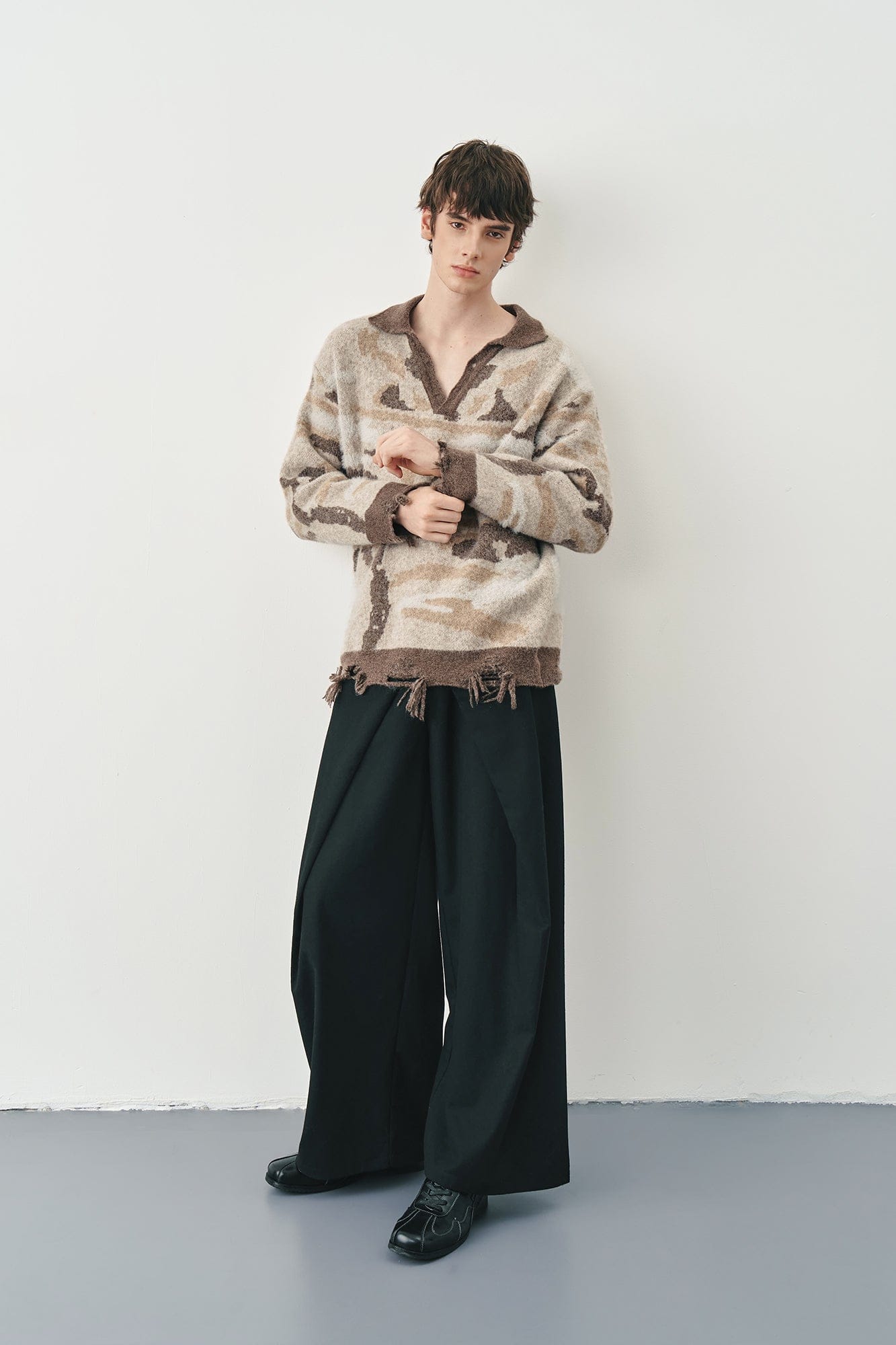 SAME FLOW Raw Hem Cat Jacquard Polo Sweater