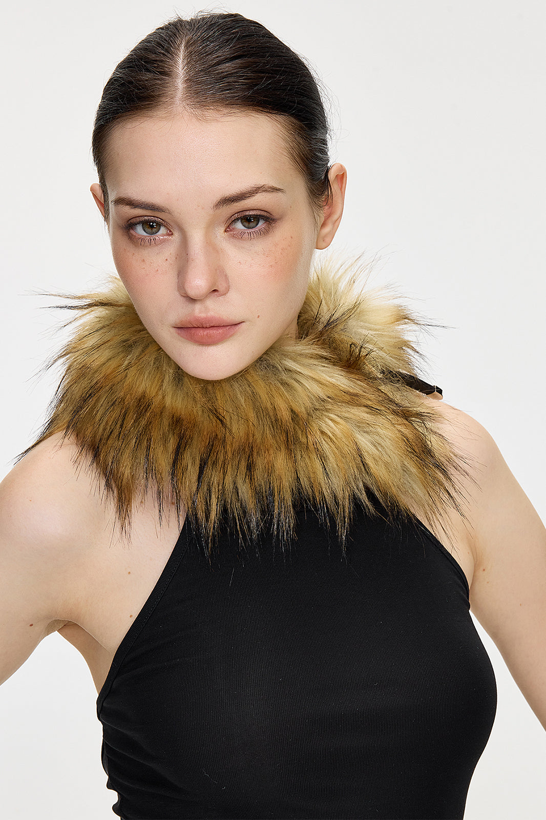 AE30 SAINT Faux Fur Buckle Collar Scarf