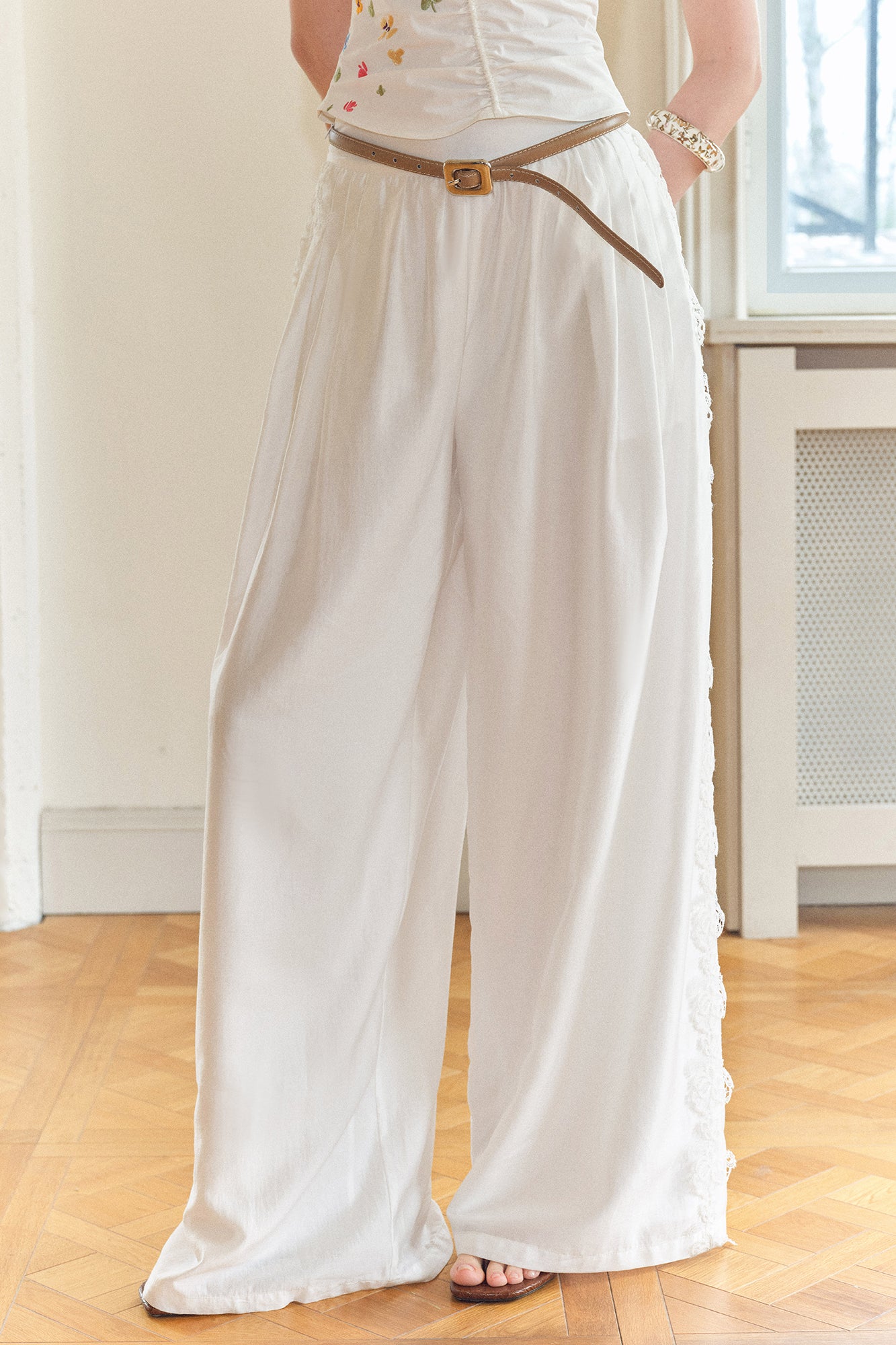 THE NEVERMORE Side Lace Trim Wide-Leg Pants