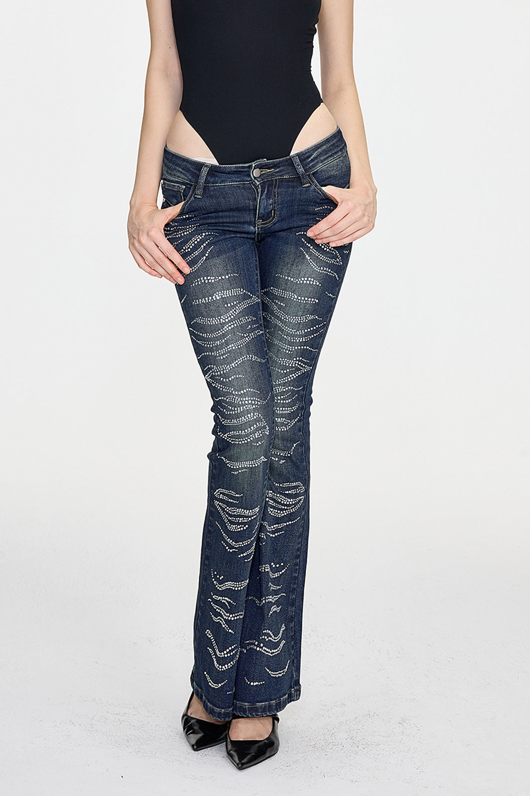 AE30 SAINT Diamond Washed Distressed Slim Flared Jeans