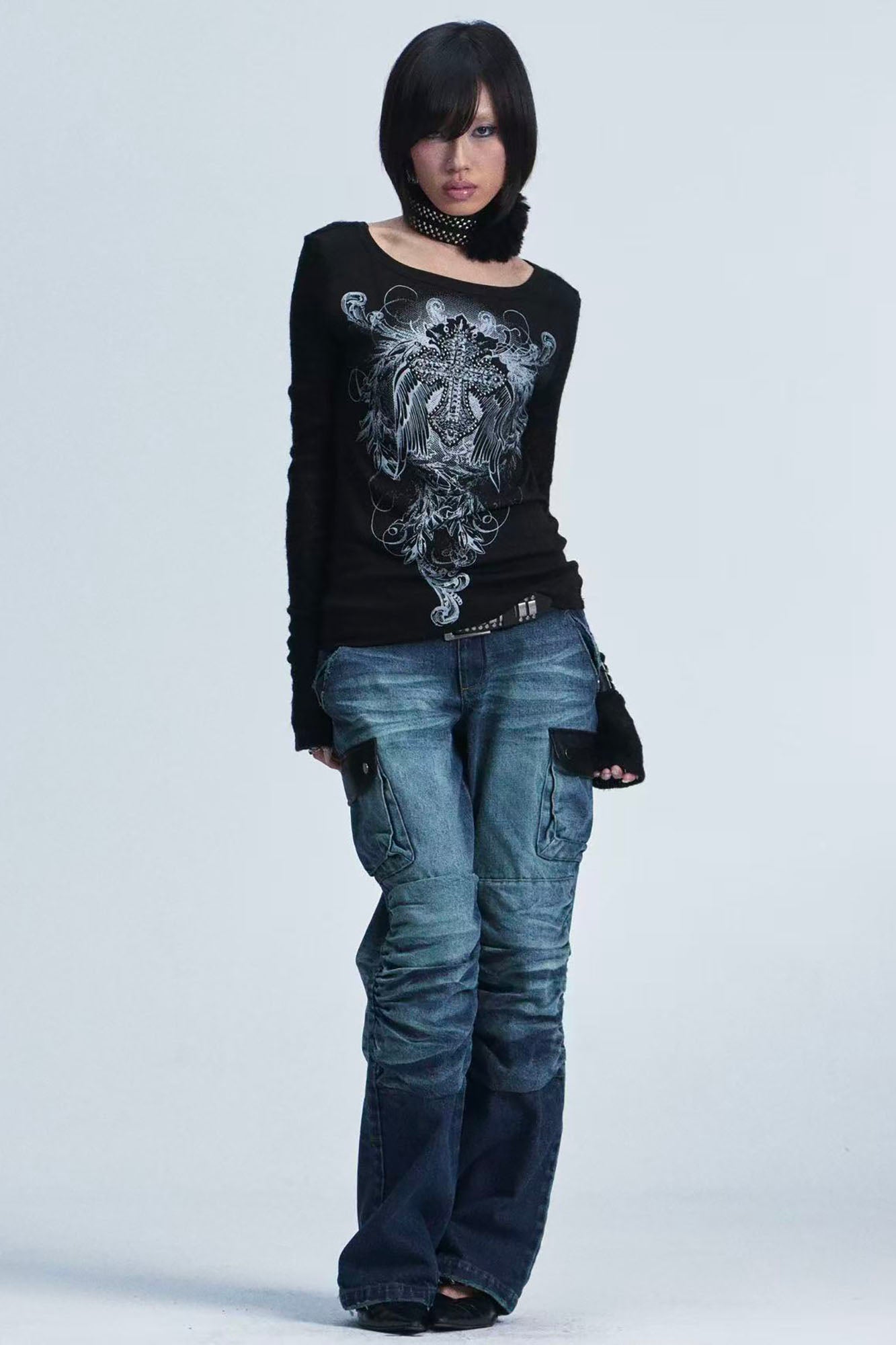 NONAME SPACE Rivet Contrast Graphic Long-Sleeve Tee