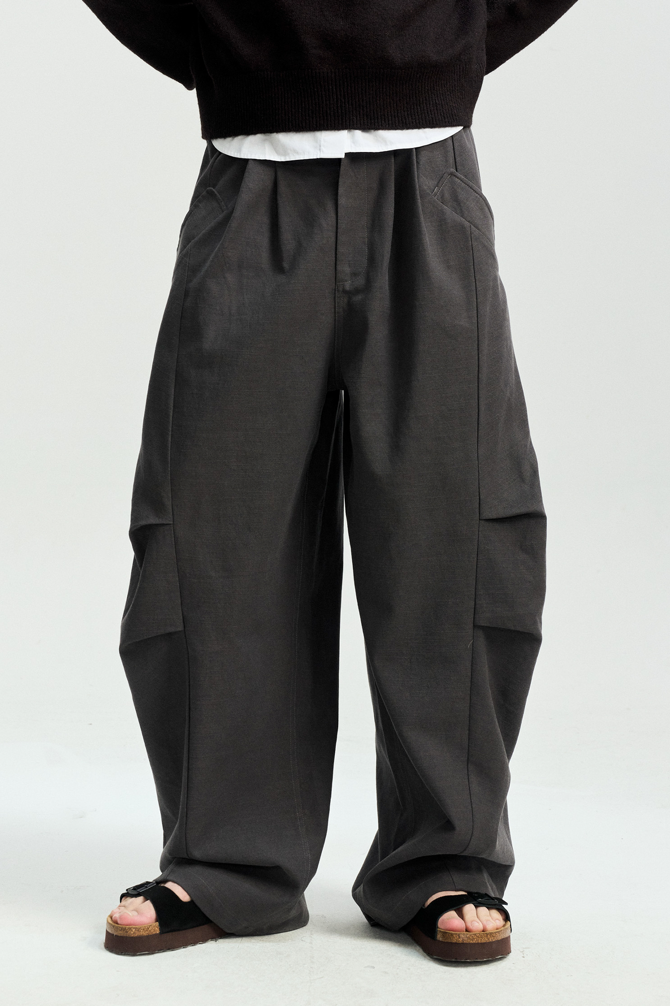 LEONSENSE Modern Curved Paneled Tencel-Cotton Pants