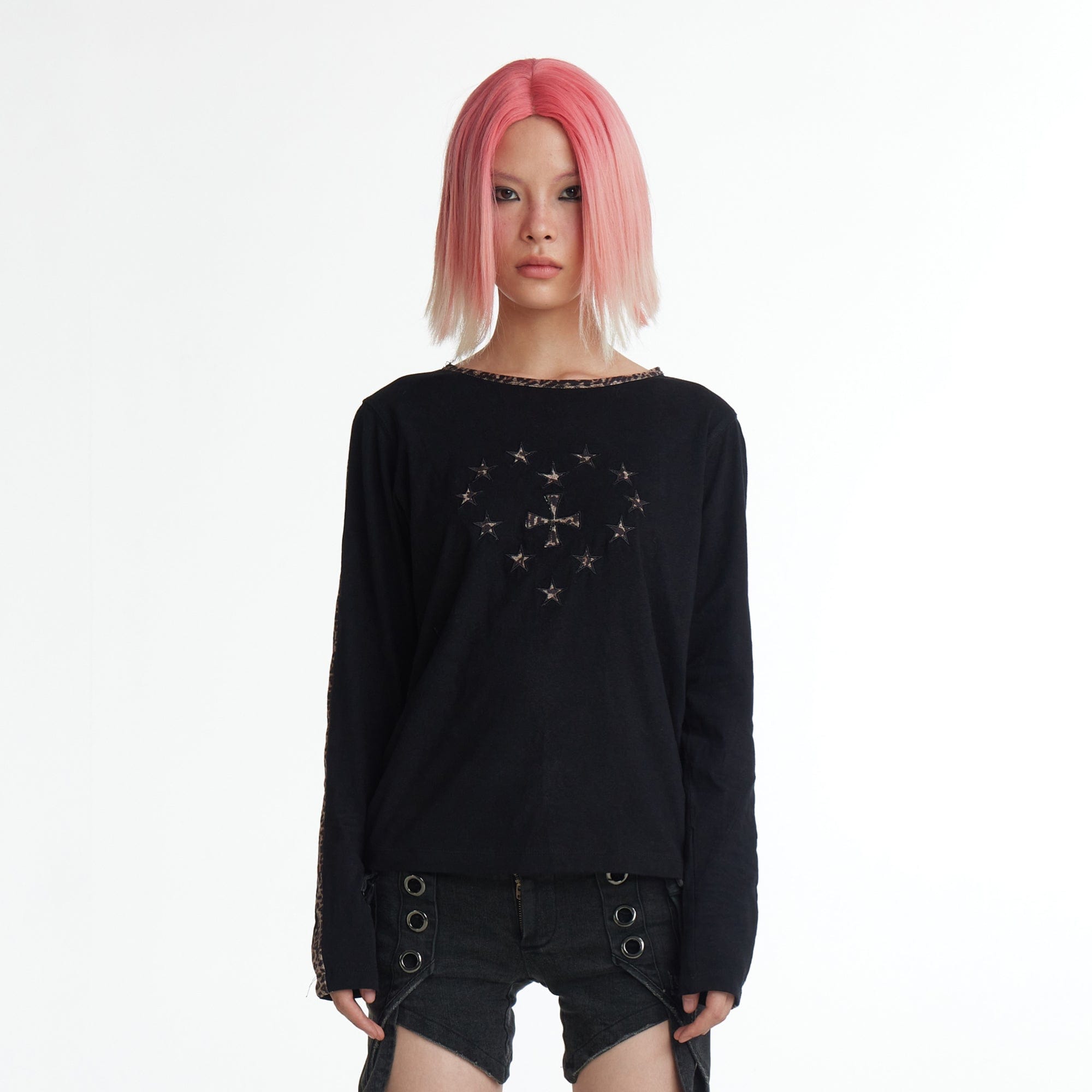 FAYCHUI Leopard Trim Cross-Star Graphic Long Sleeve Tee