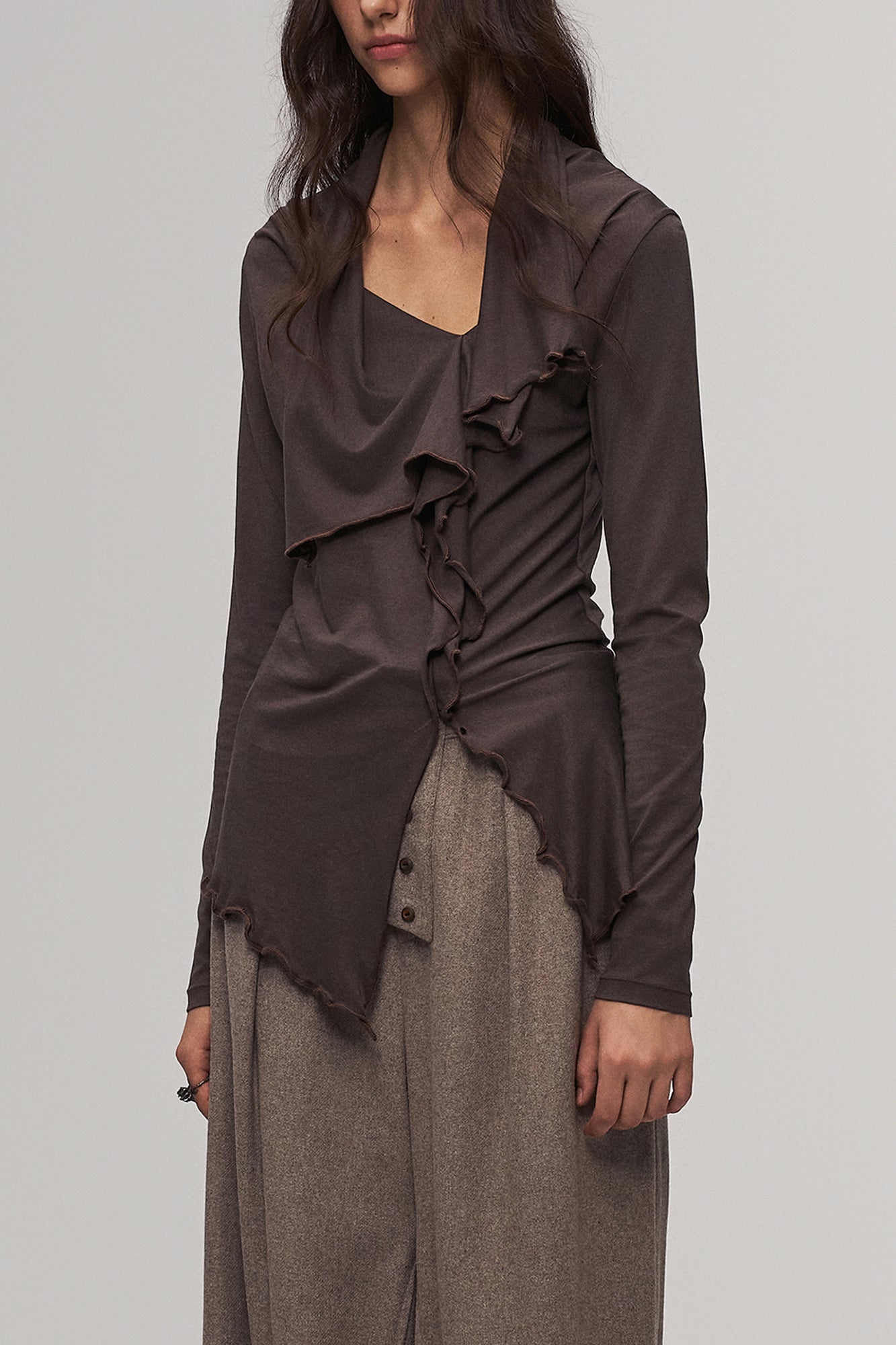 ILNya Nieternite Nifutur Asymmetrical Ruffle Edge Long Sleeve Tee Brown