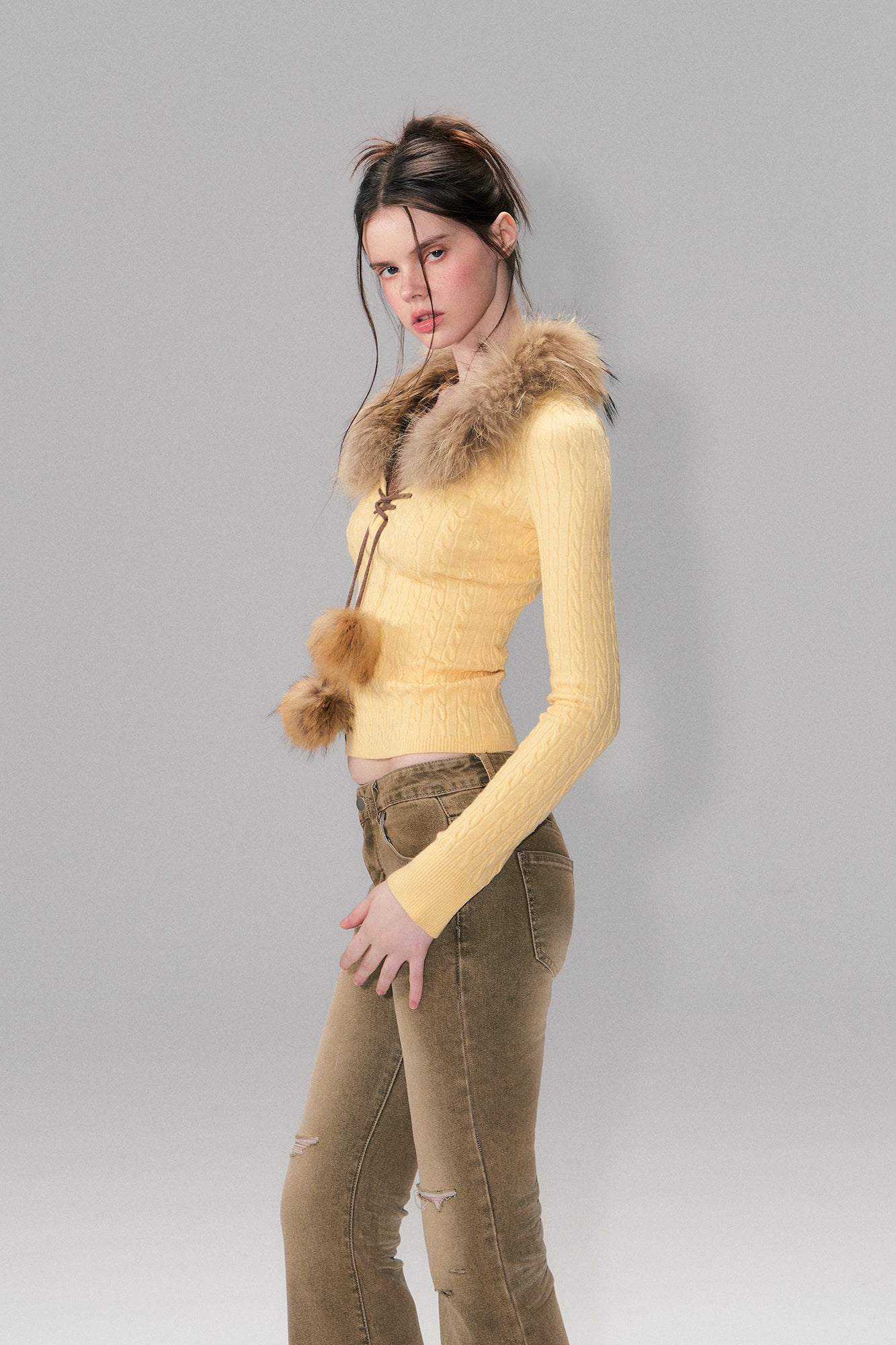 THE NEVERMORE Detachable Faux-Fur Collar Lace-Up Sweater