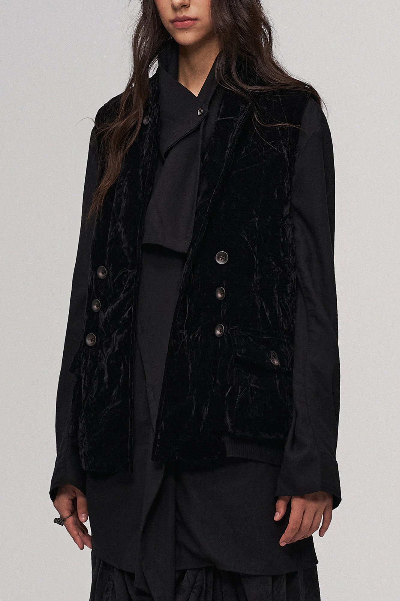 ILNya Nieternite Nifutur Velvet Double-Breasted Belted Vest