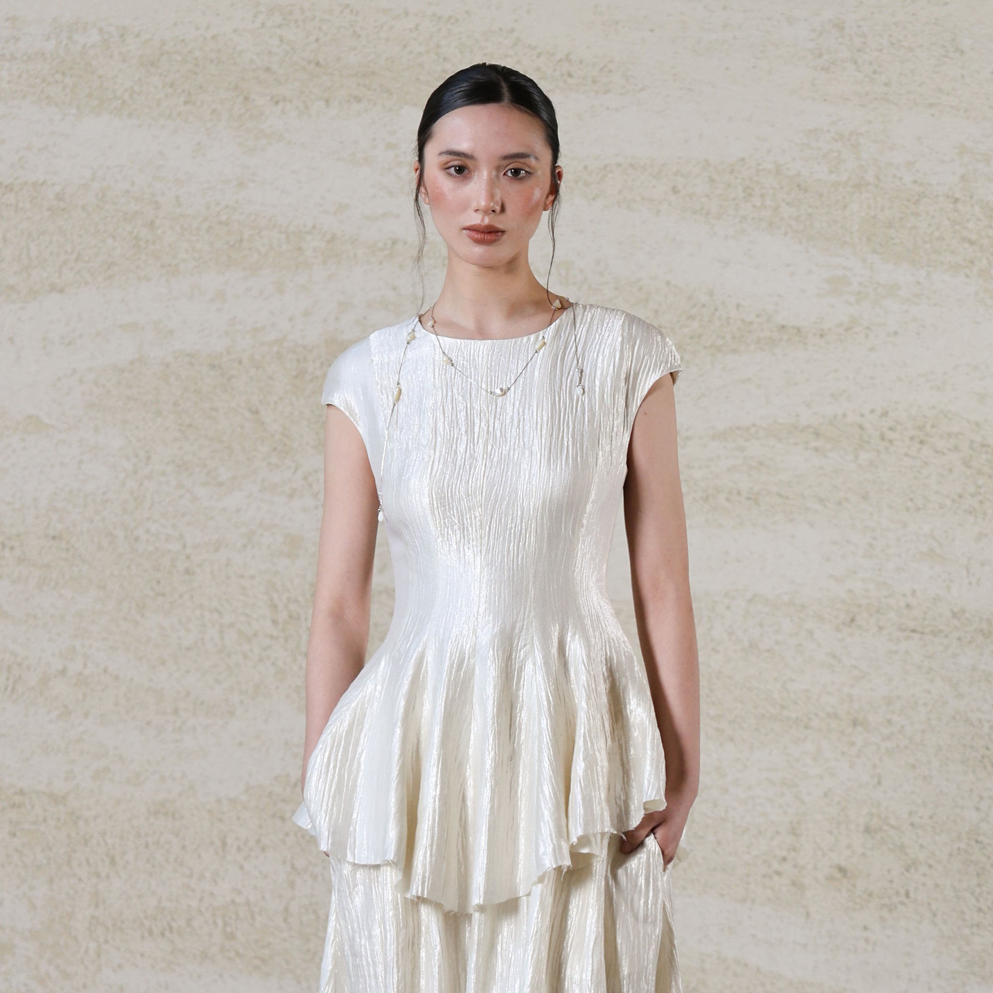 WUHEYIZUO Glossy Crinkled Peplum Top