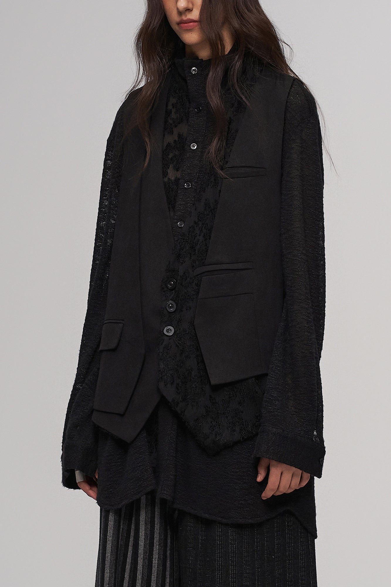ILNya Nieternite Nifutur Lace Jacquard Shirt & Layered Vest Set