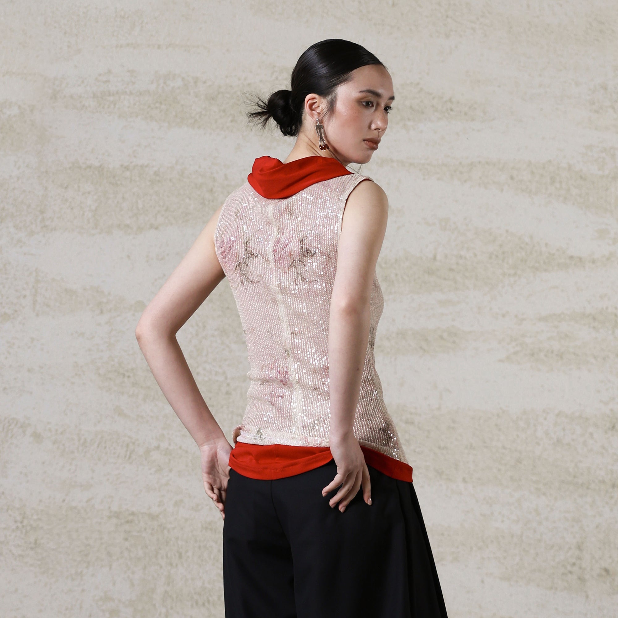 WUHEYIZUO Sequin Contrast Drape-Neck Tank Top