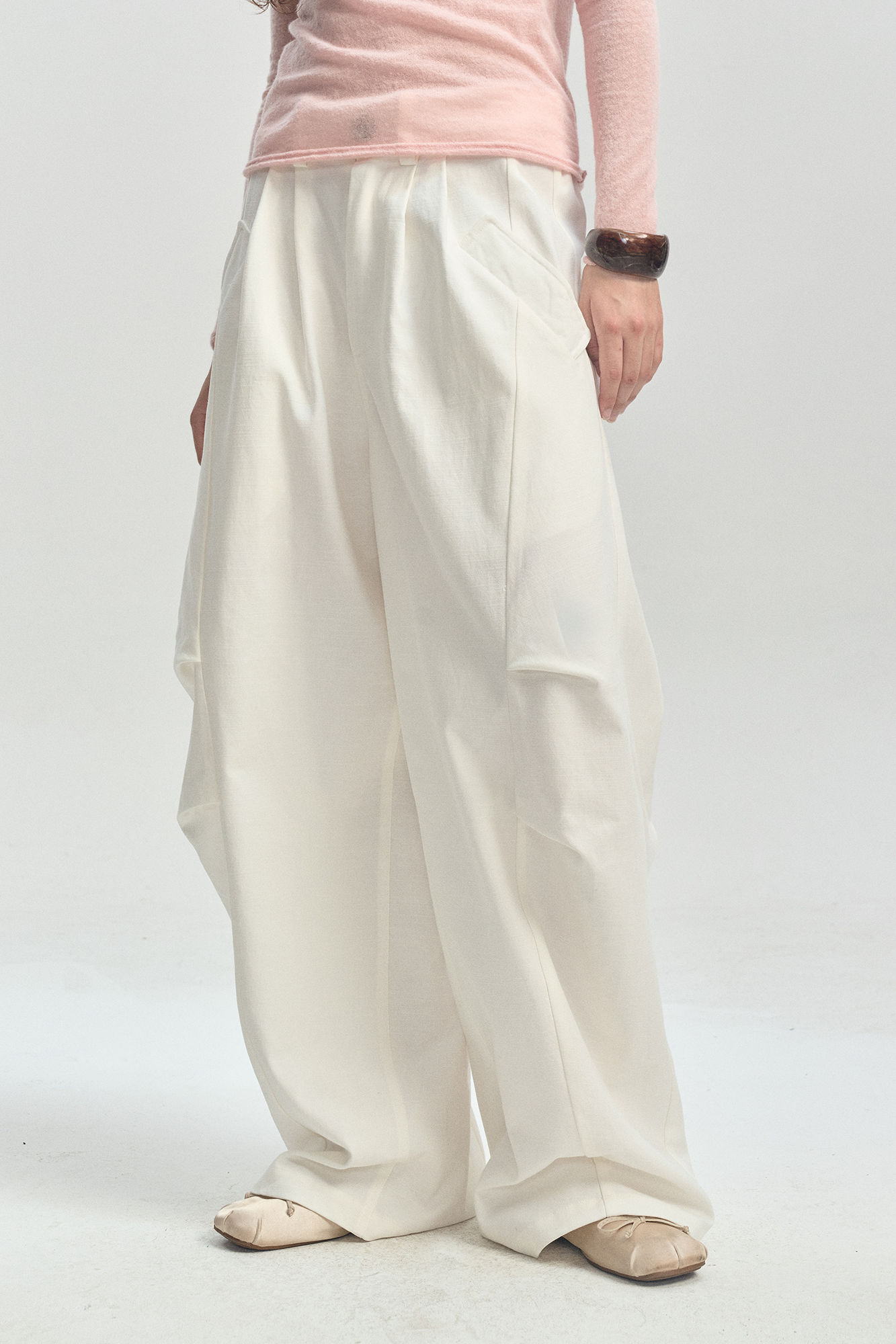 LEONSENSE Modern Curved Paneled Tencel-Cotton Pants