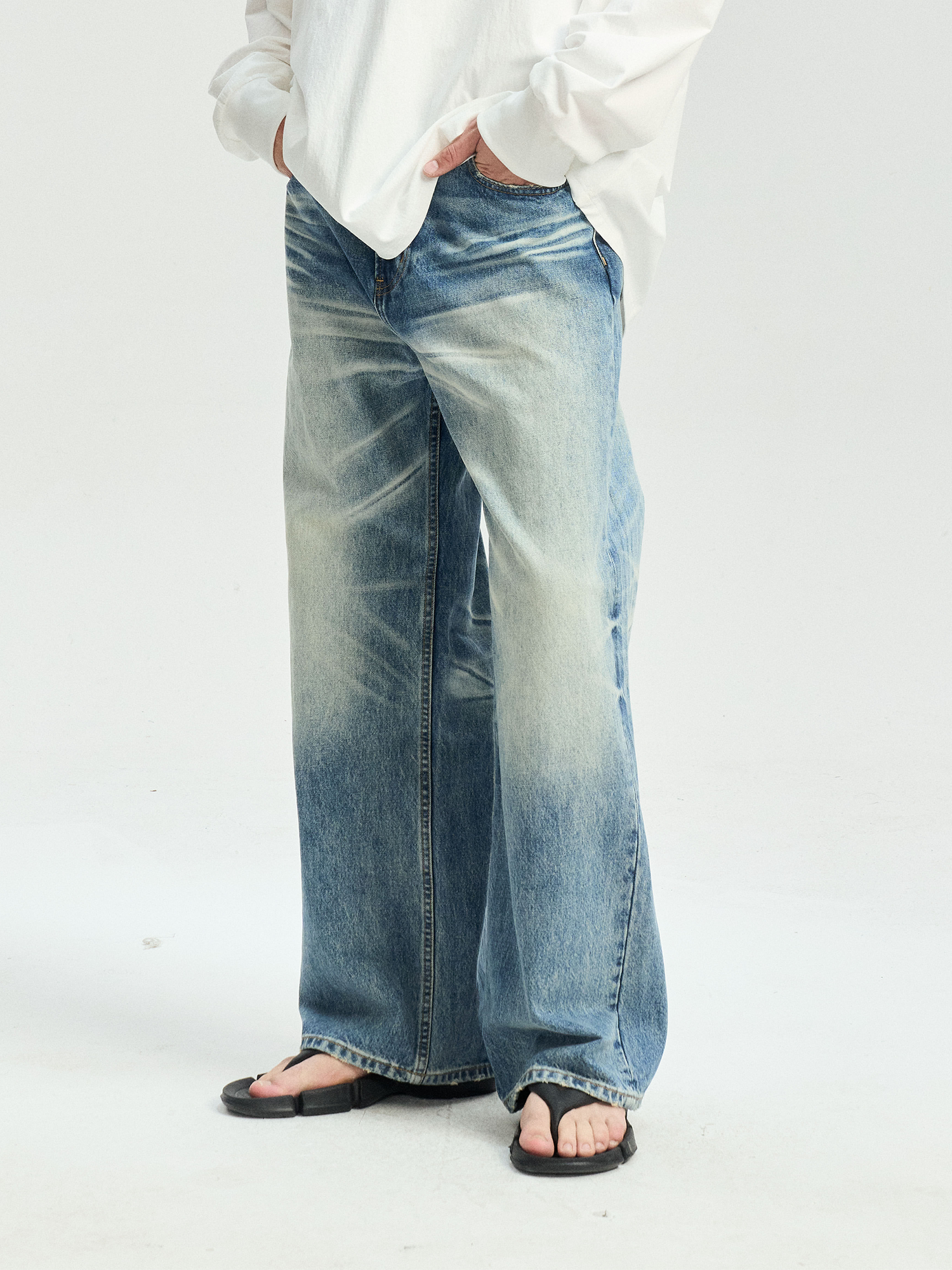 LEONSENSE Whiskering Washed Straight-Leg Jeans