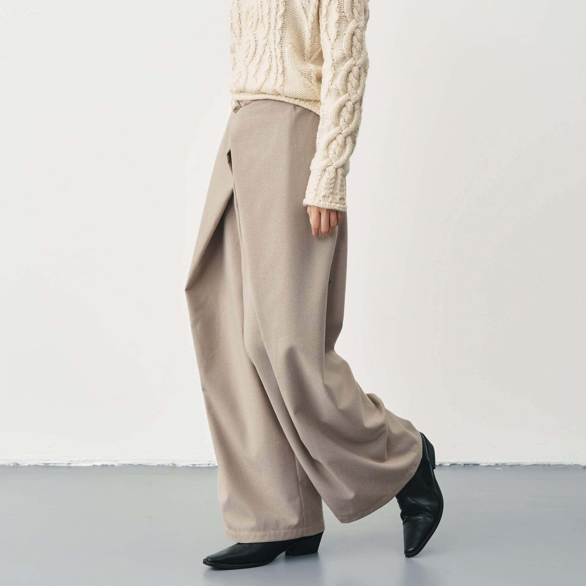 SAME FLOW Overlap Front Woolen Blend Kendo Trousers