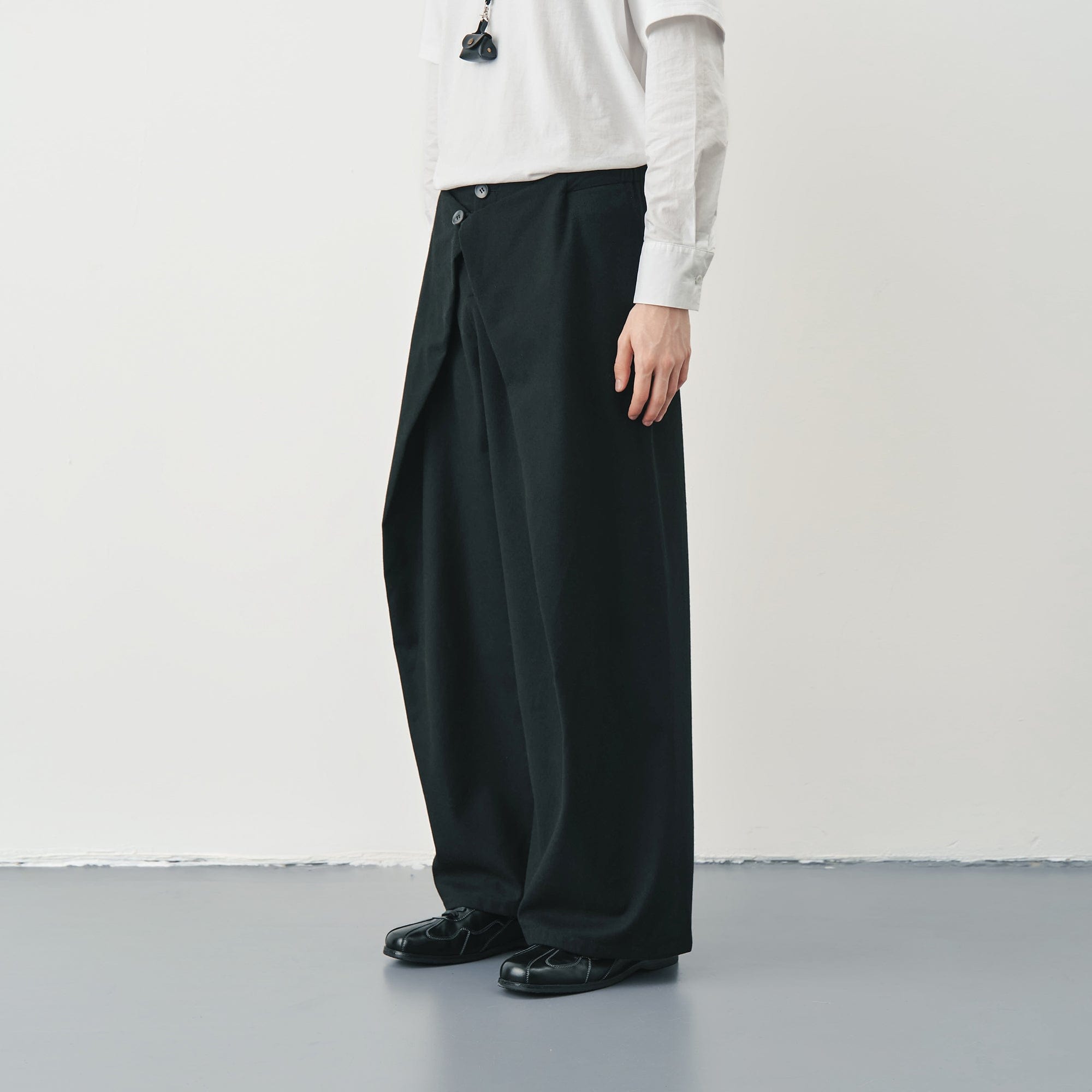SAME FLOW Overlap Front Woolen Blend Kendo Trousers