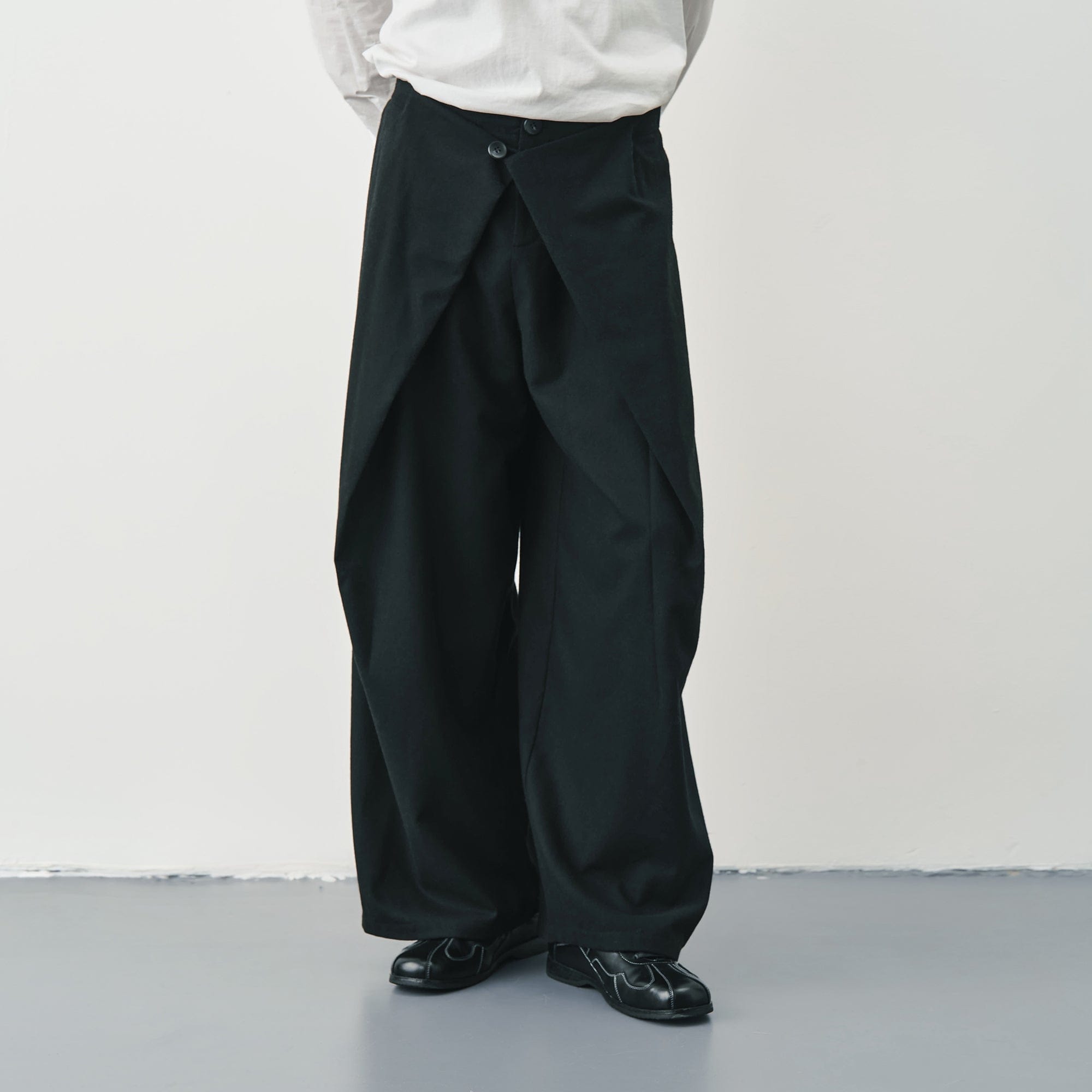 SAME FLOW Overlap Front Woolen Blend Kendo Trousers