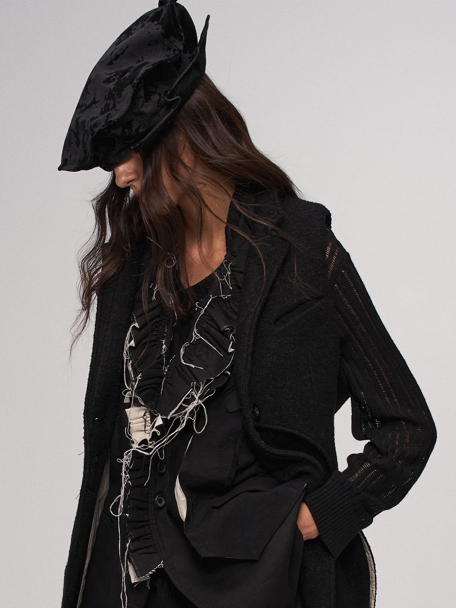 ILNya Nieternite Nifutur Distressed Frayed Petal-Collar Vest