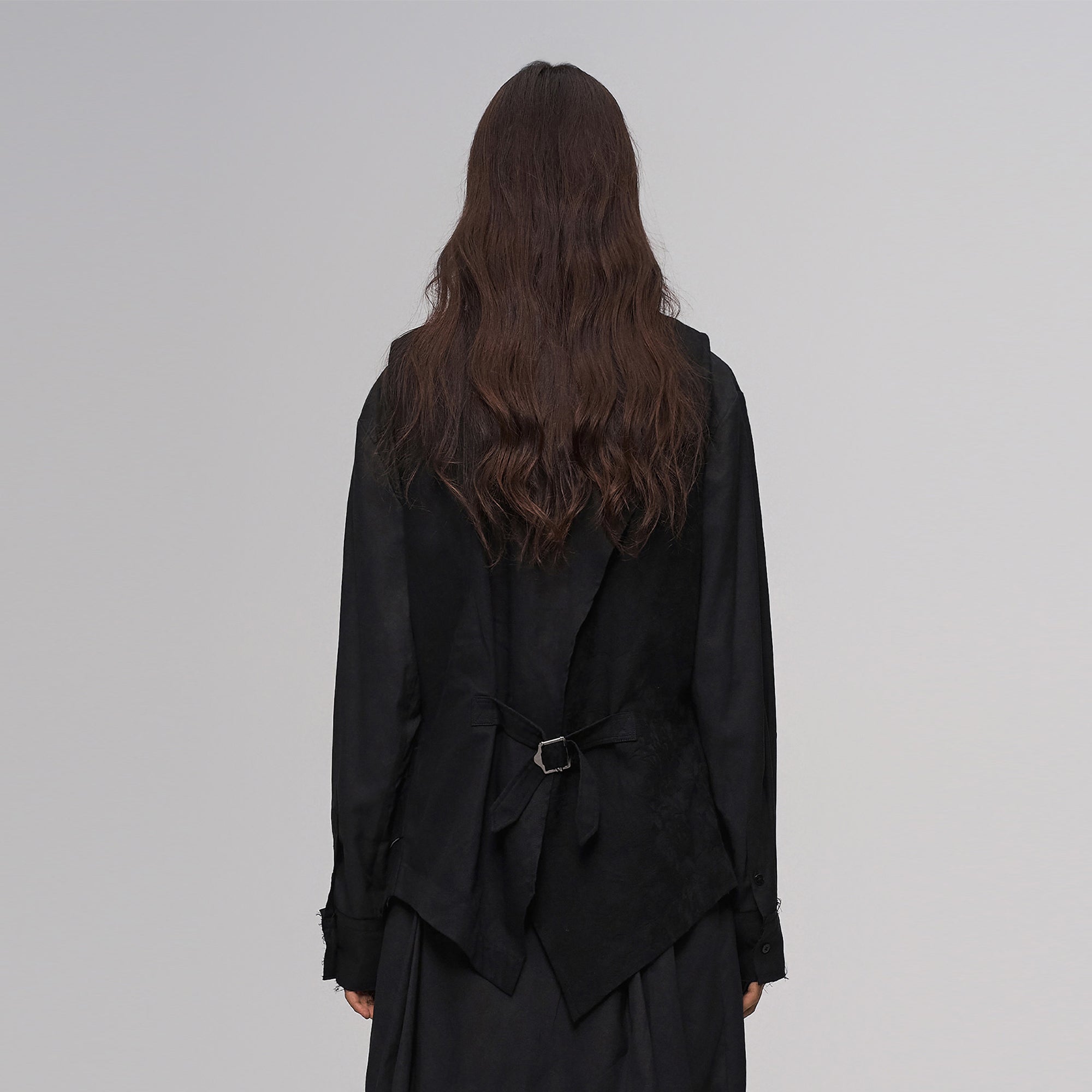 ILNya Nieternite Nifutur Distressed Frayed Petal-Collar Vest