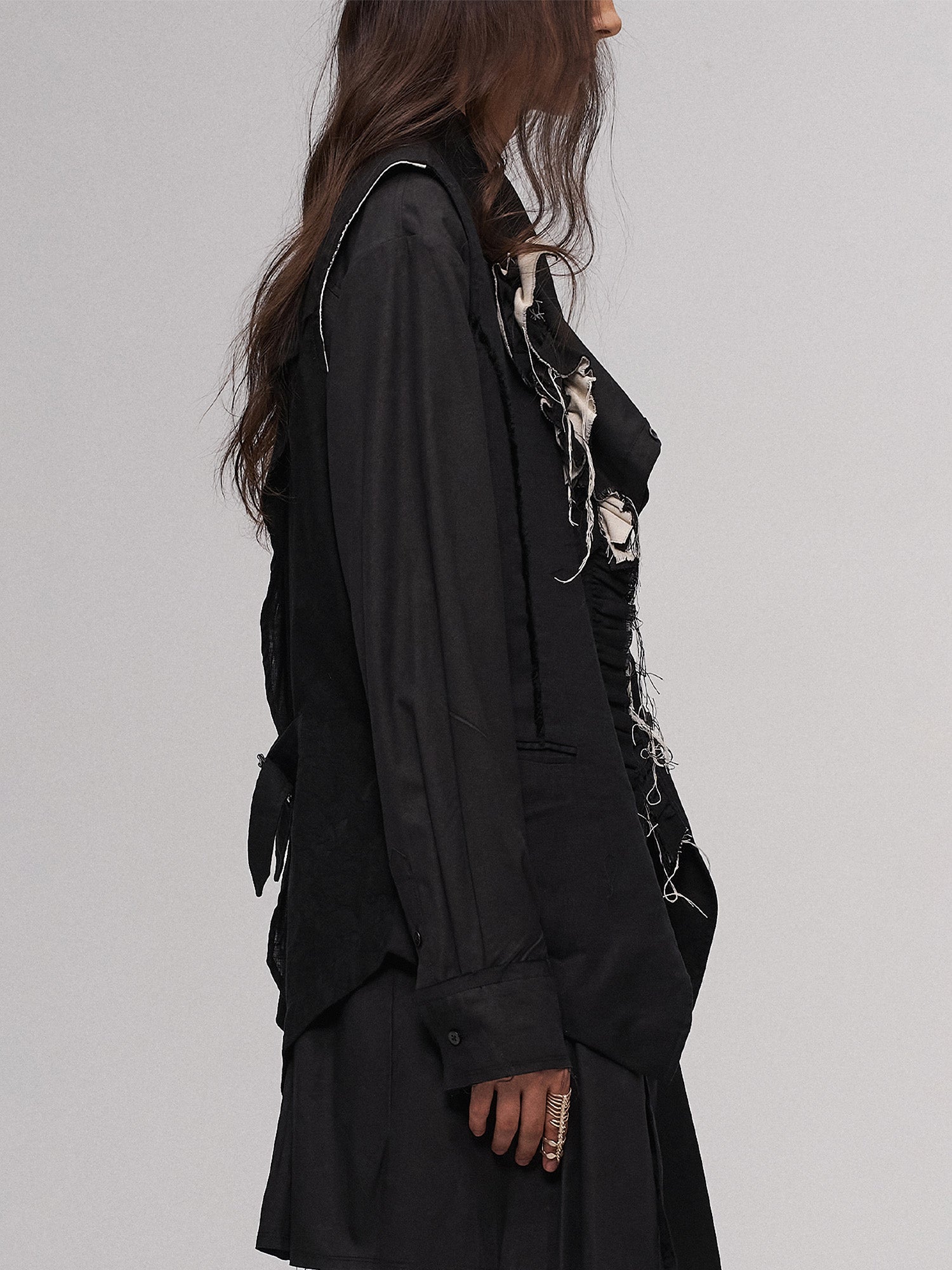 ILNya Nieternite Nifutur Distressed Frayed Petal-Collar Vest