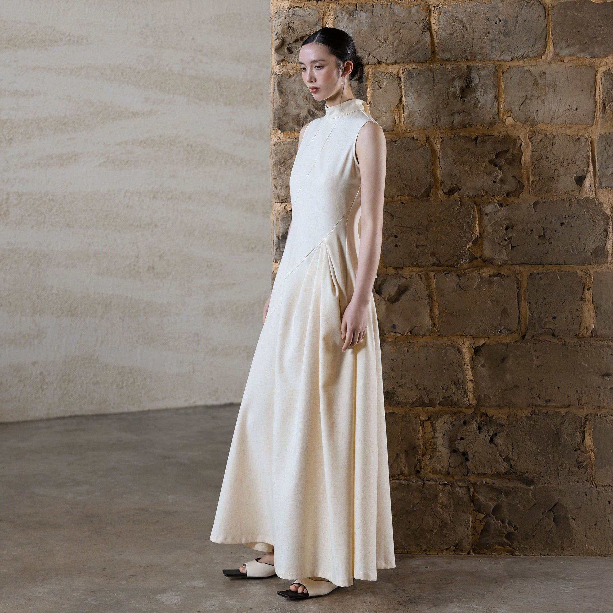 WUHEYIZUO Asymmetric Paneled Pleated Maxi Dress