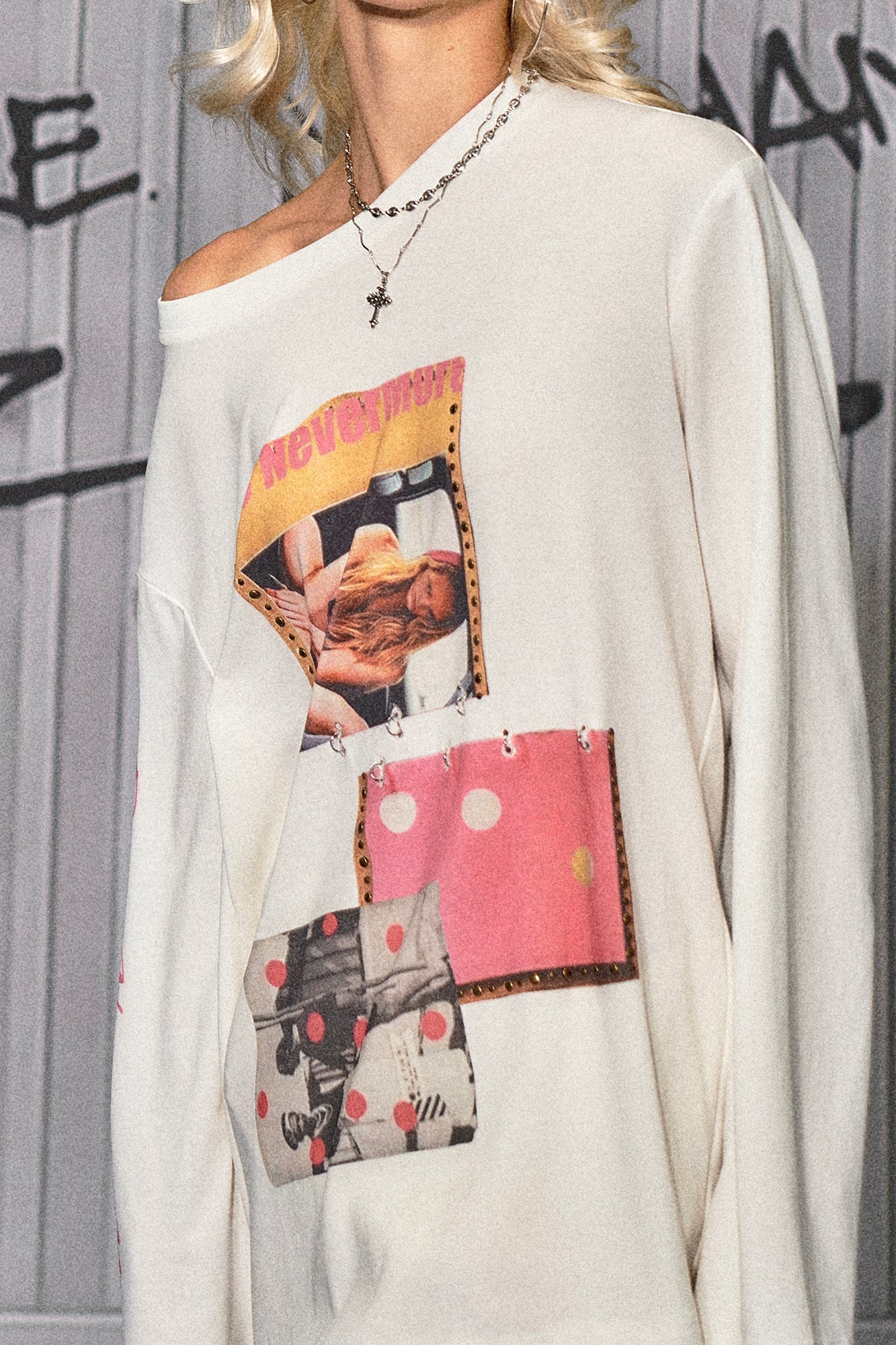 THE NEVERMORE Collage Graphic Oversized Long-Sleeve Tee