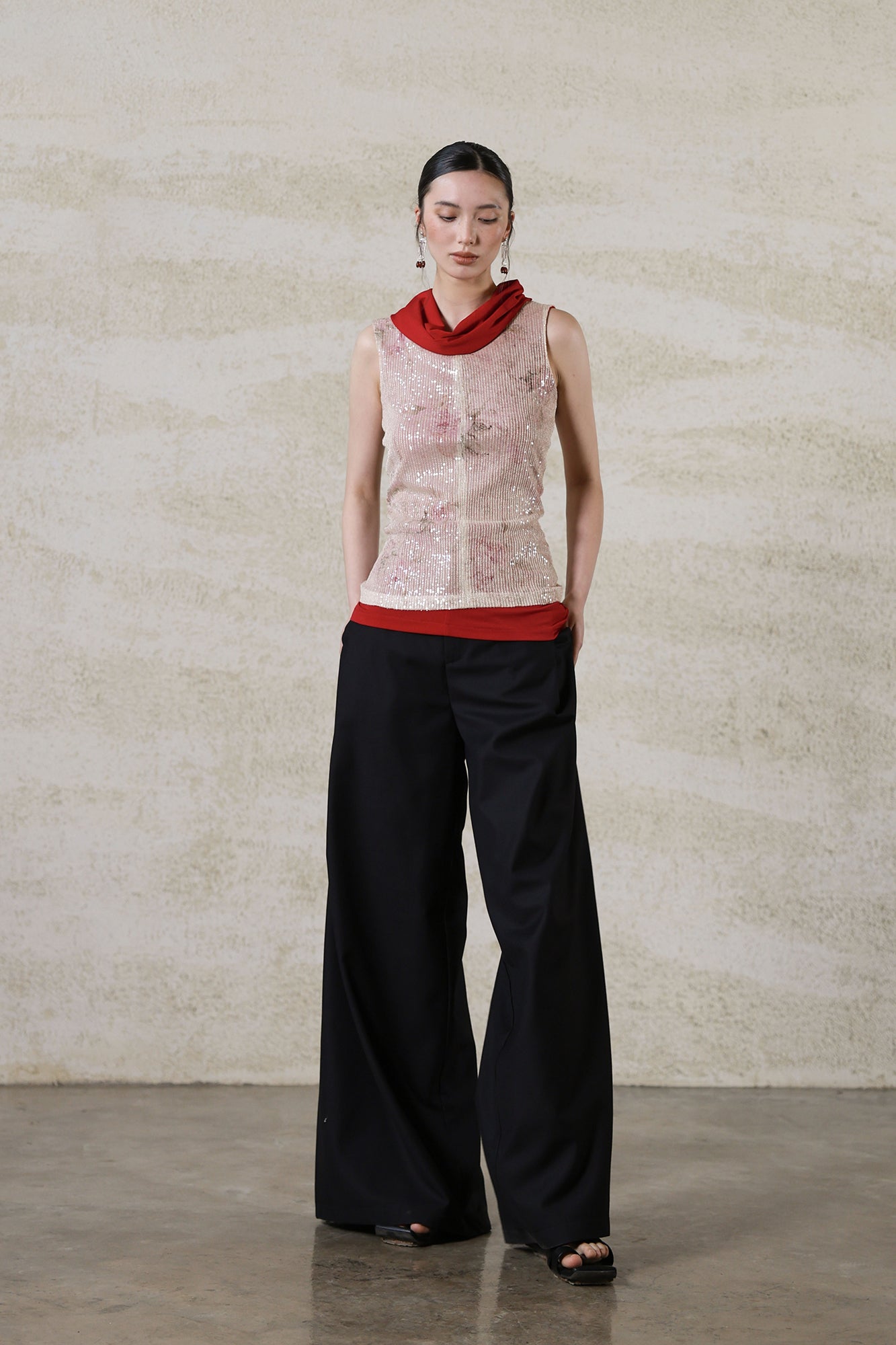 WUHEYIZUO Sequin Contrast Drape-Neck Tank Top