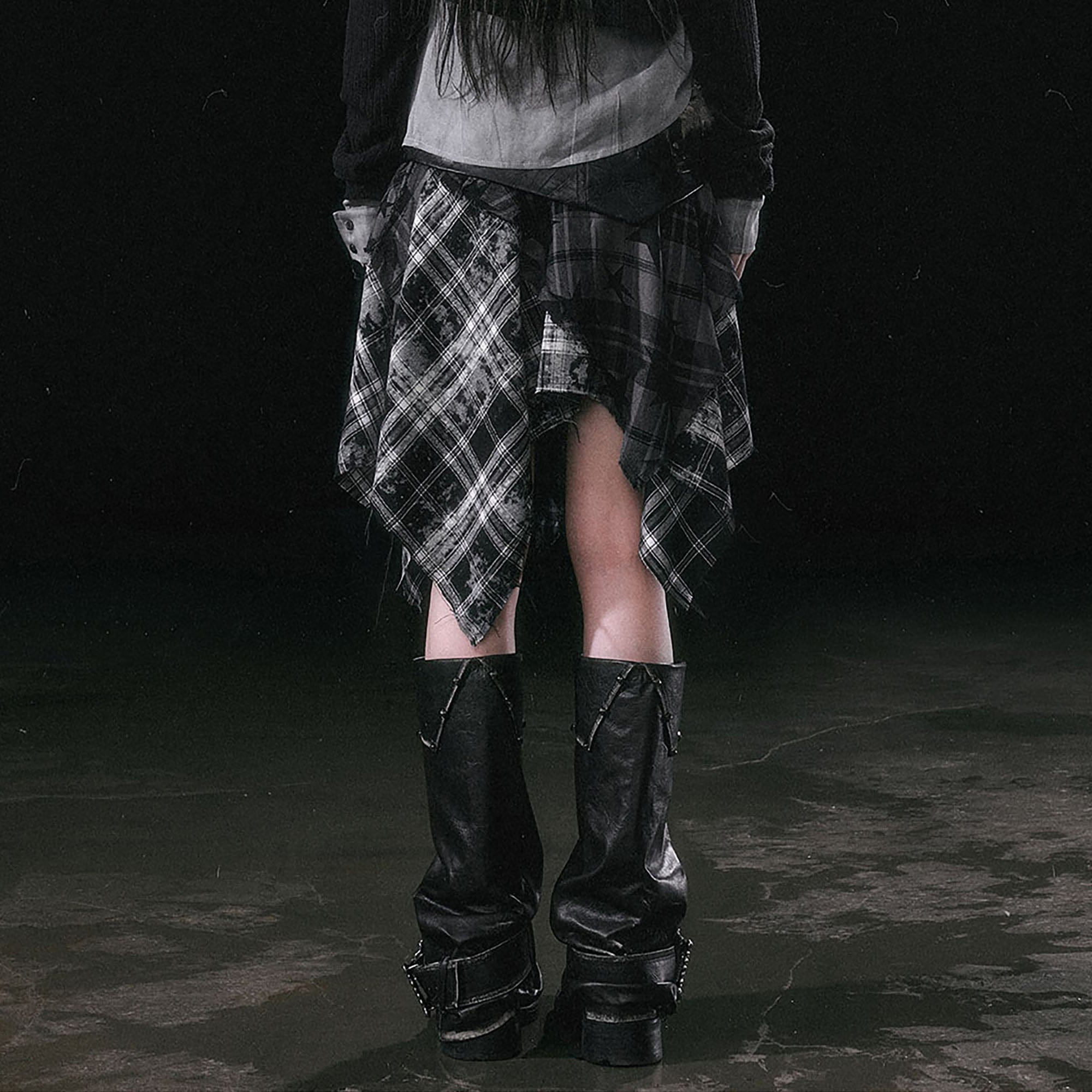 CESTNOUS Asymmetrical Star Plaid Raw Edge Skirt