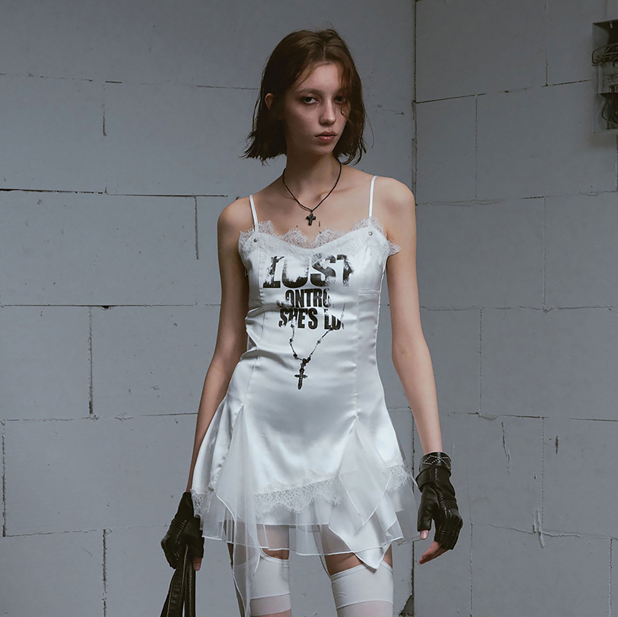 CESTNOUS Asymmetrical Lace Trim Graphic Slip Dress