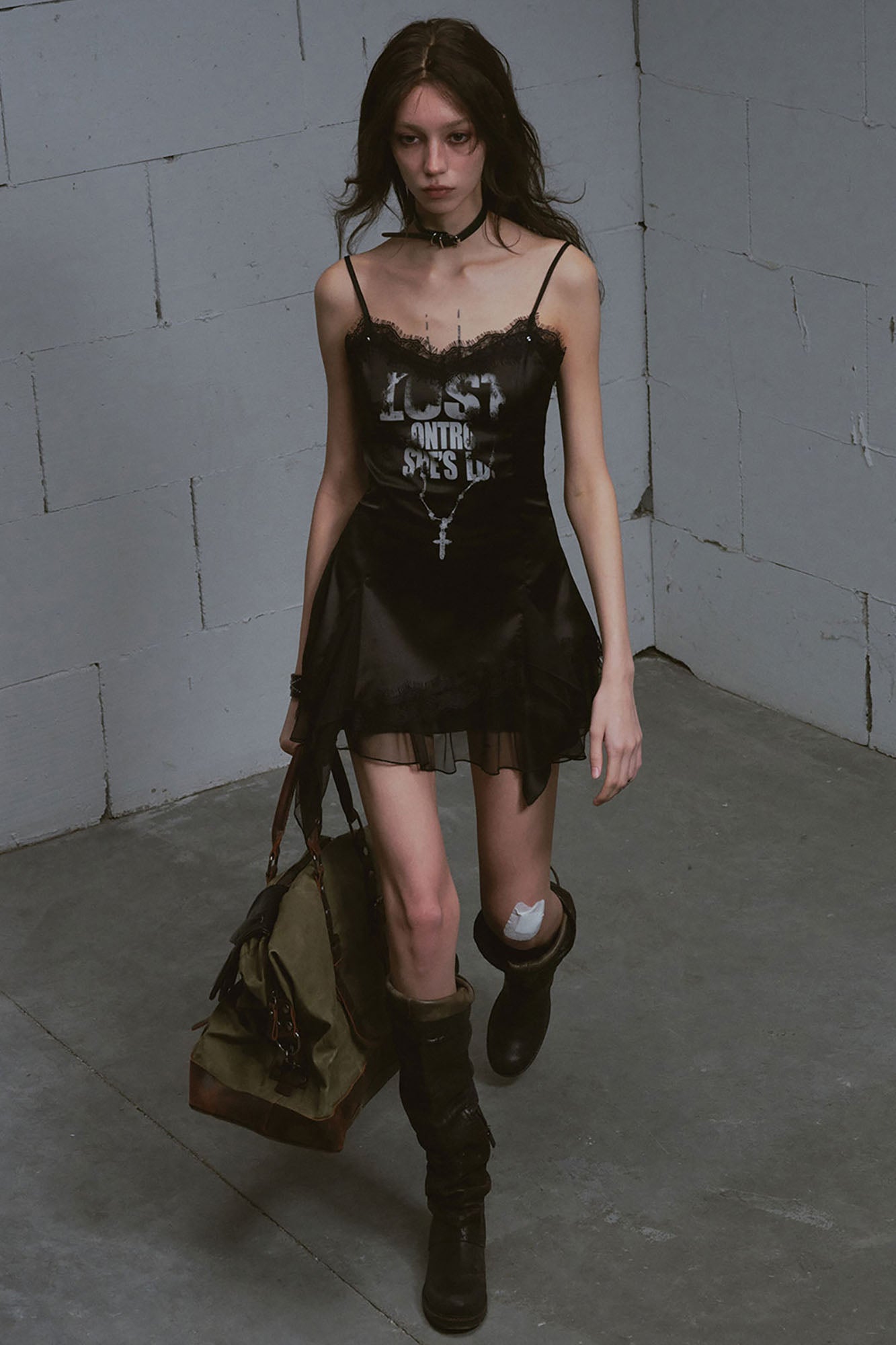 CESTNOUS Asymmetrical Lace Trim Graphic Slip Dress