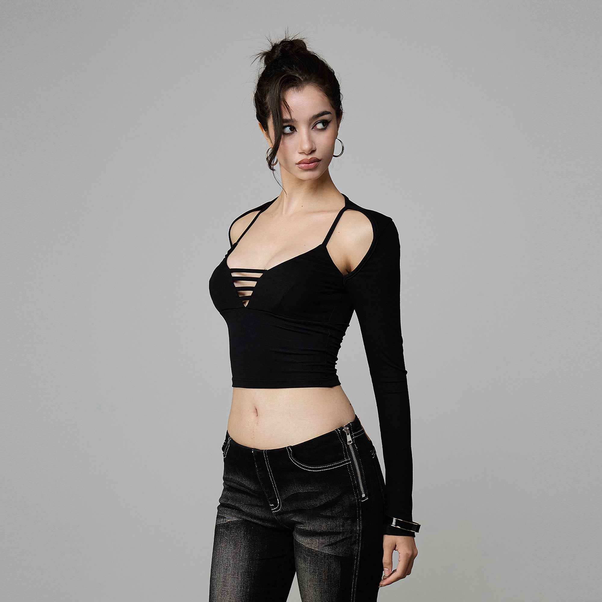 AE30 SAINT Strappy Cut-Out Shoulder Cropped Top
