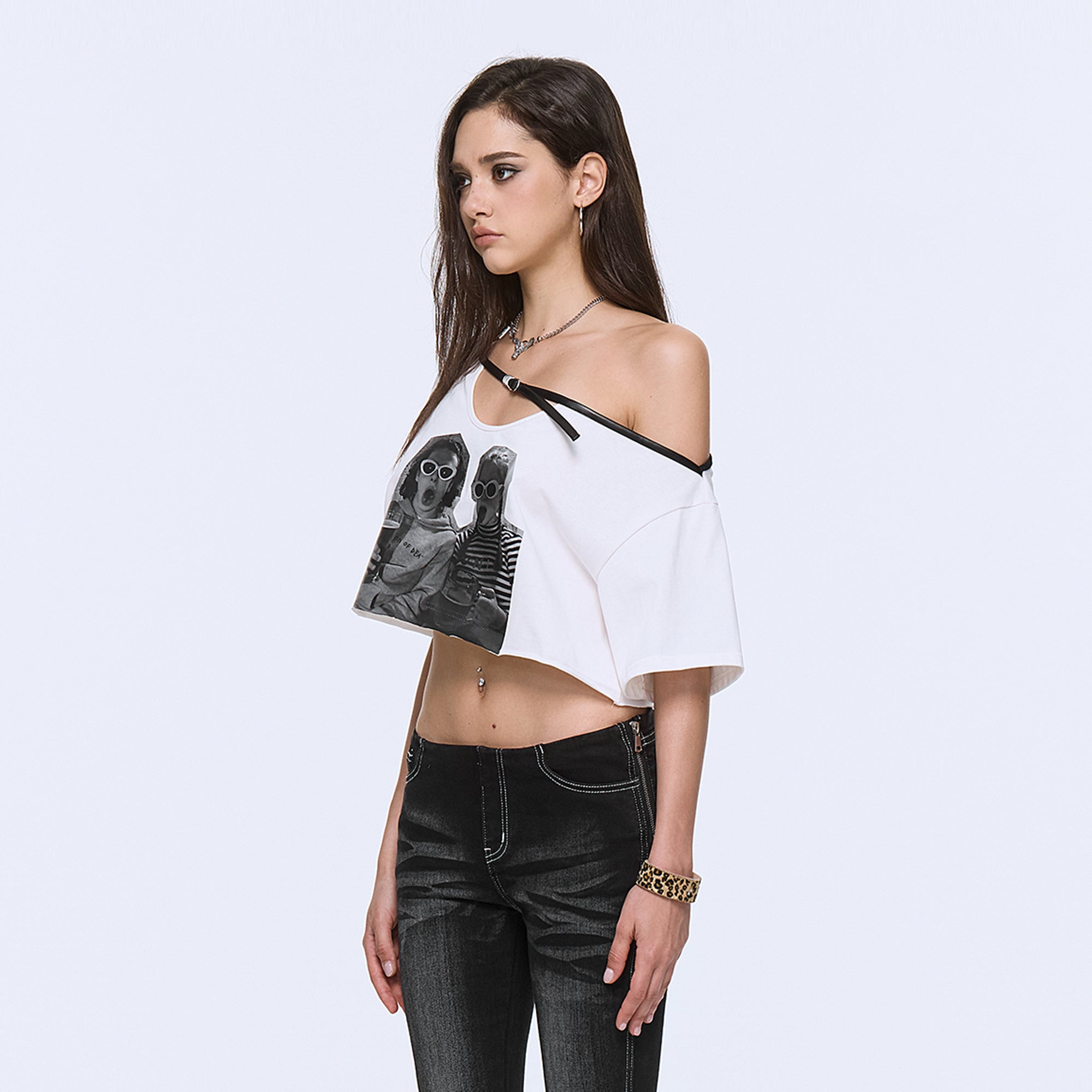 AE30 SAINT Photo Graphic Buckled Crop Tee