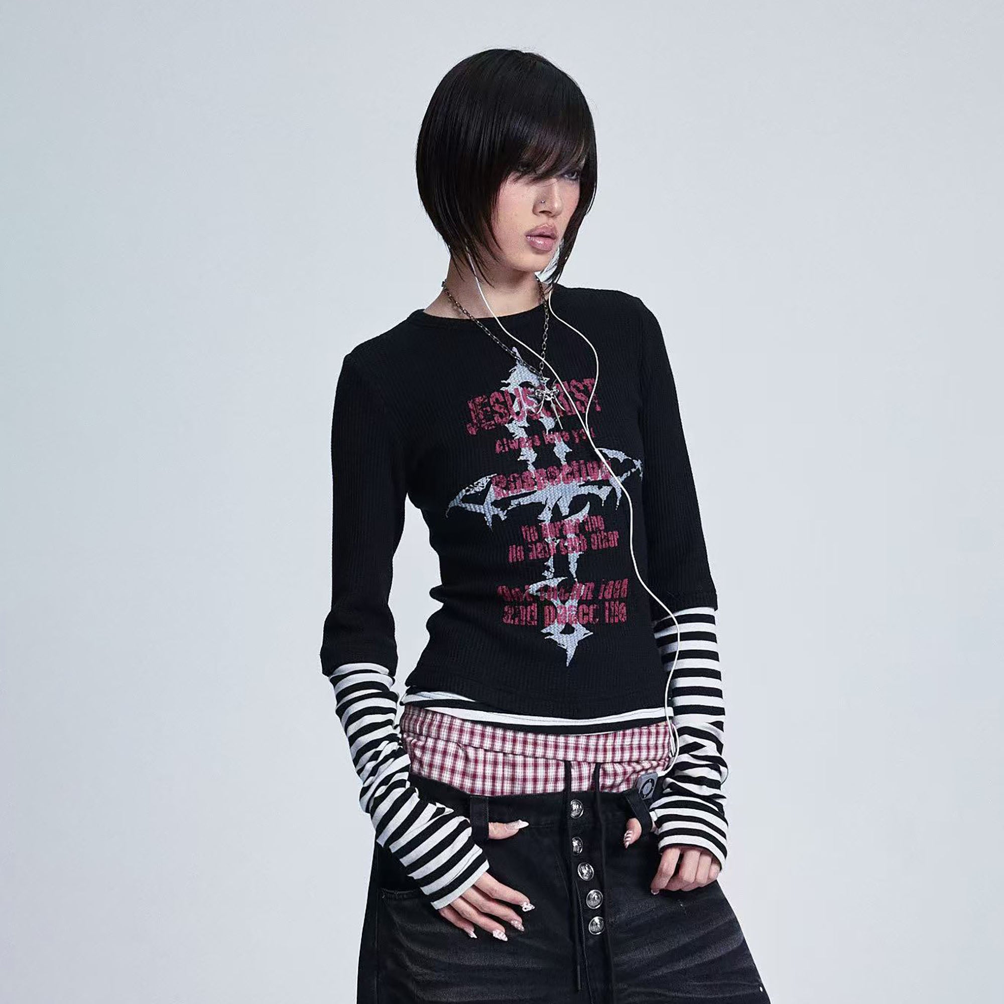 NONAME SPACE Stripe Panel Gothic Cross Long-Sleeve Tee