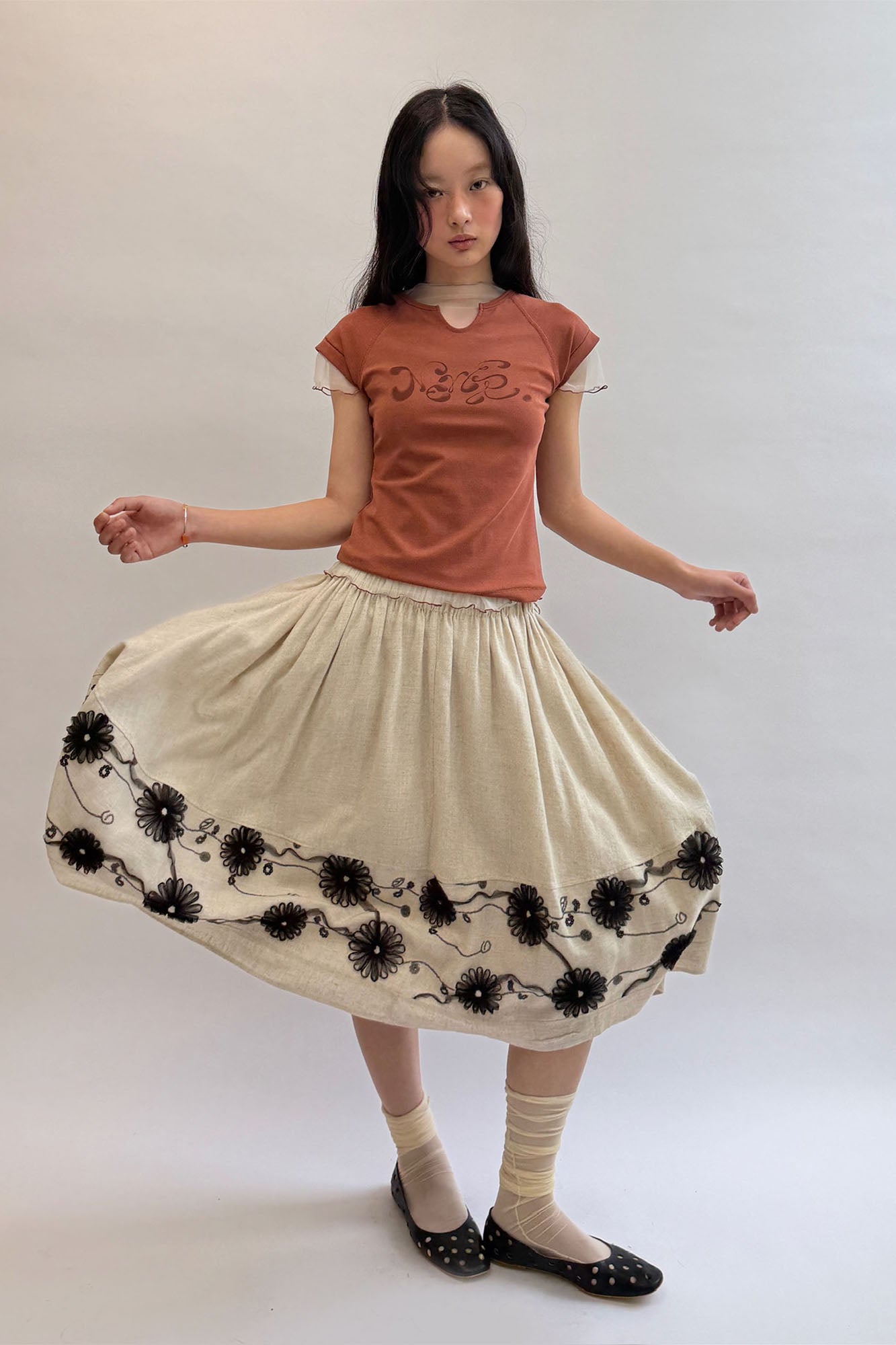NEVERSEEZ Embroidered Floral Cotton-Linen Midi Skirt