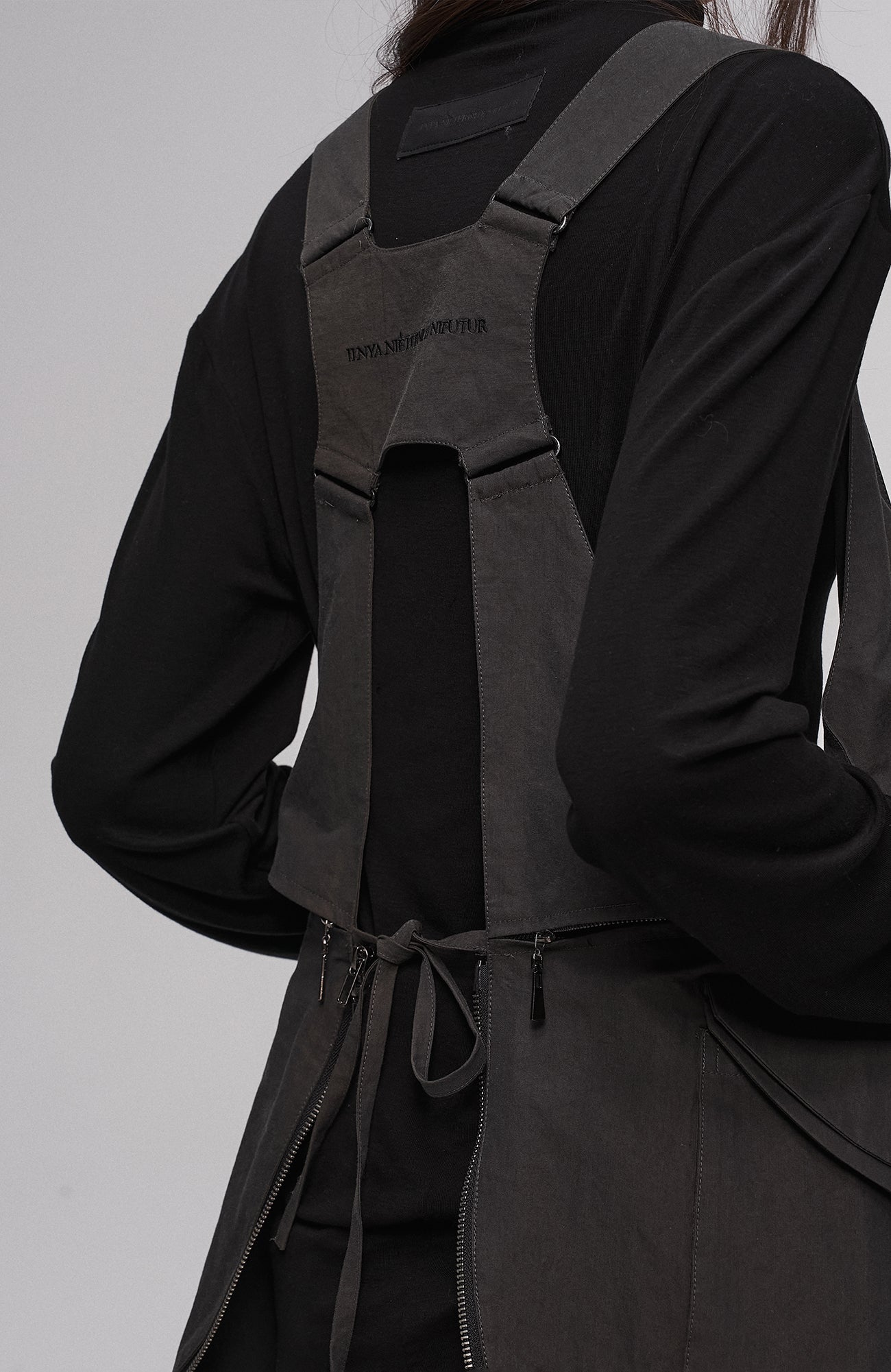 ILNya Nieternite Nifutur Multi-Use Utility Vest