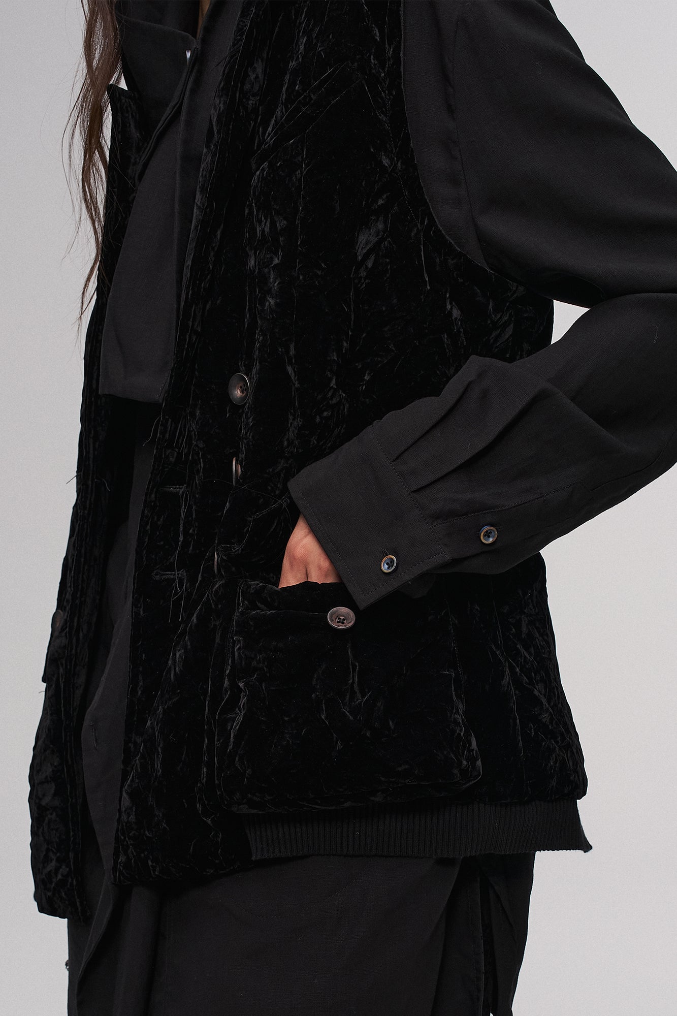 ILNya Nieternite Nifutur Velvet Double-Breasted Belted Vest